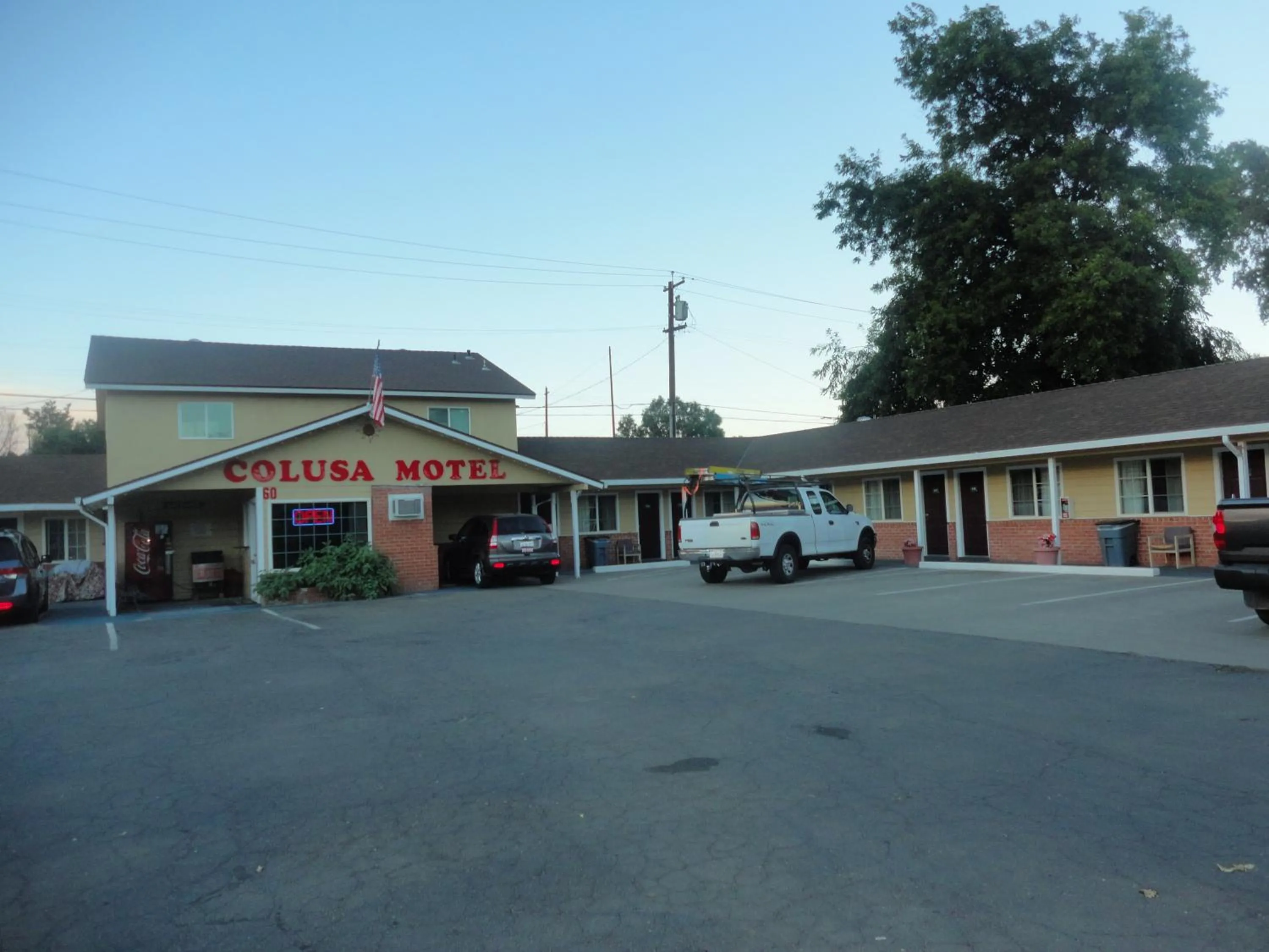 Property building in Colusa Motel
