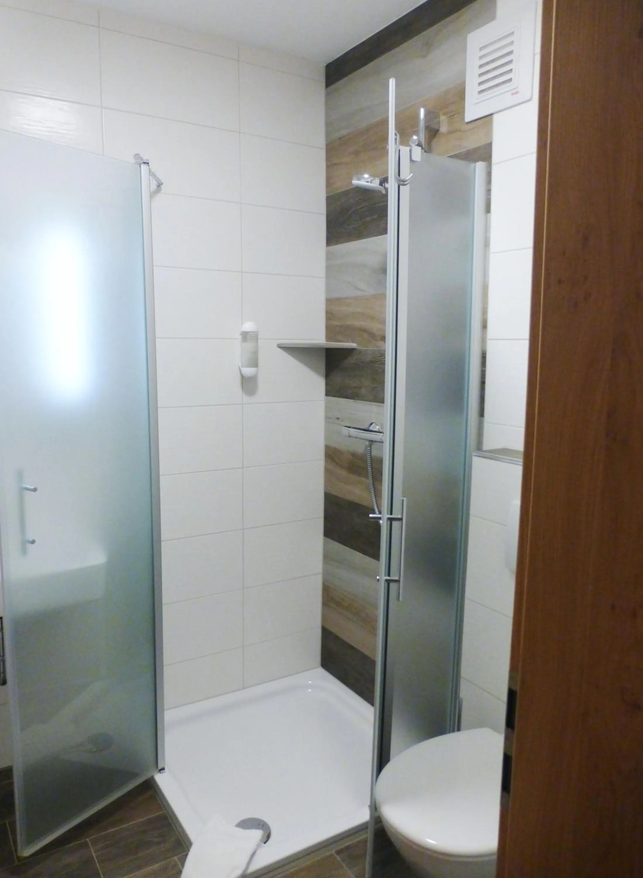 Bathroom in Da`Sporrer Hotel & Wirtshaus