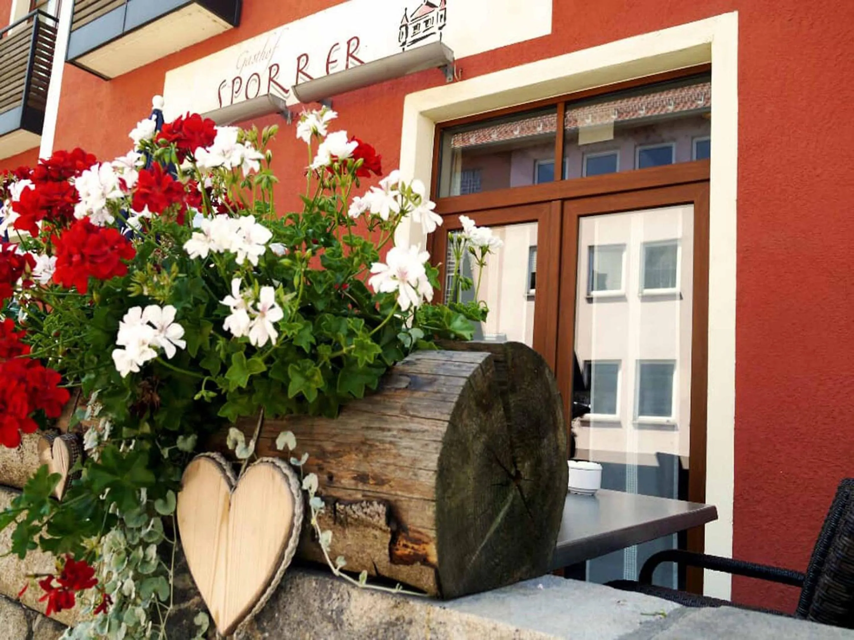 Facade/entrance in Da`Sporrer Hotel & Wirtshaus