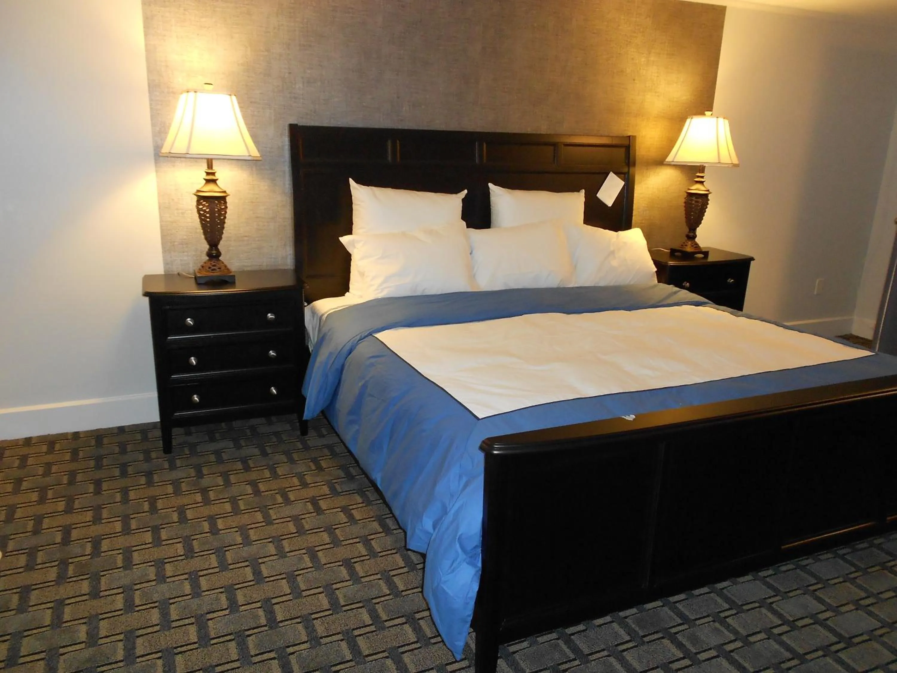 Bed in Cape Shore Inn