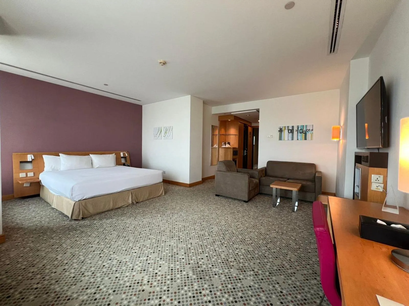 Property building, Bed in Novotel Dammam Business Park