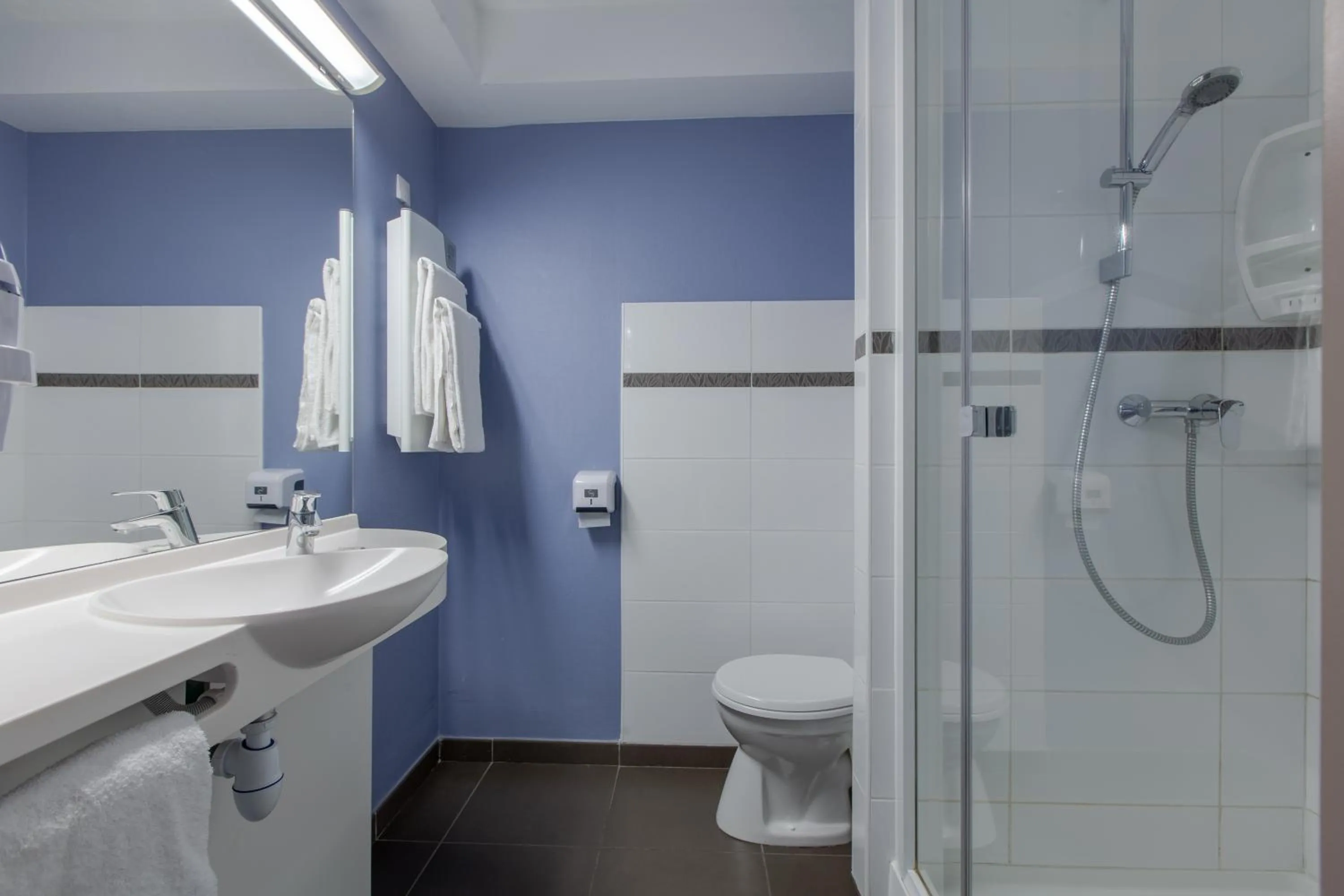 Shower in Ace Hôtel Le Mans