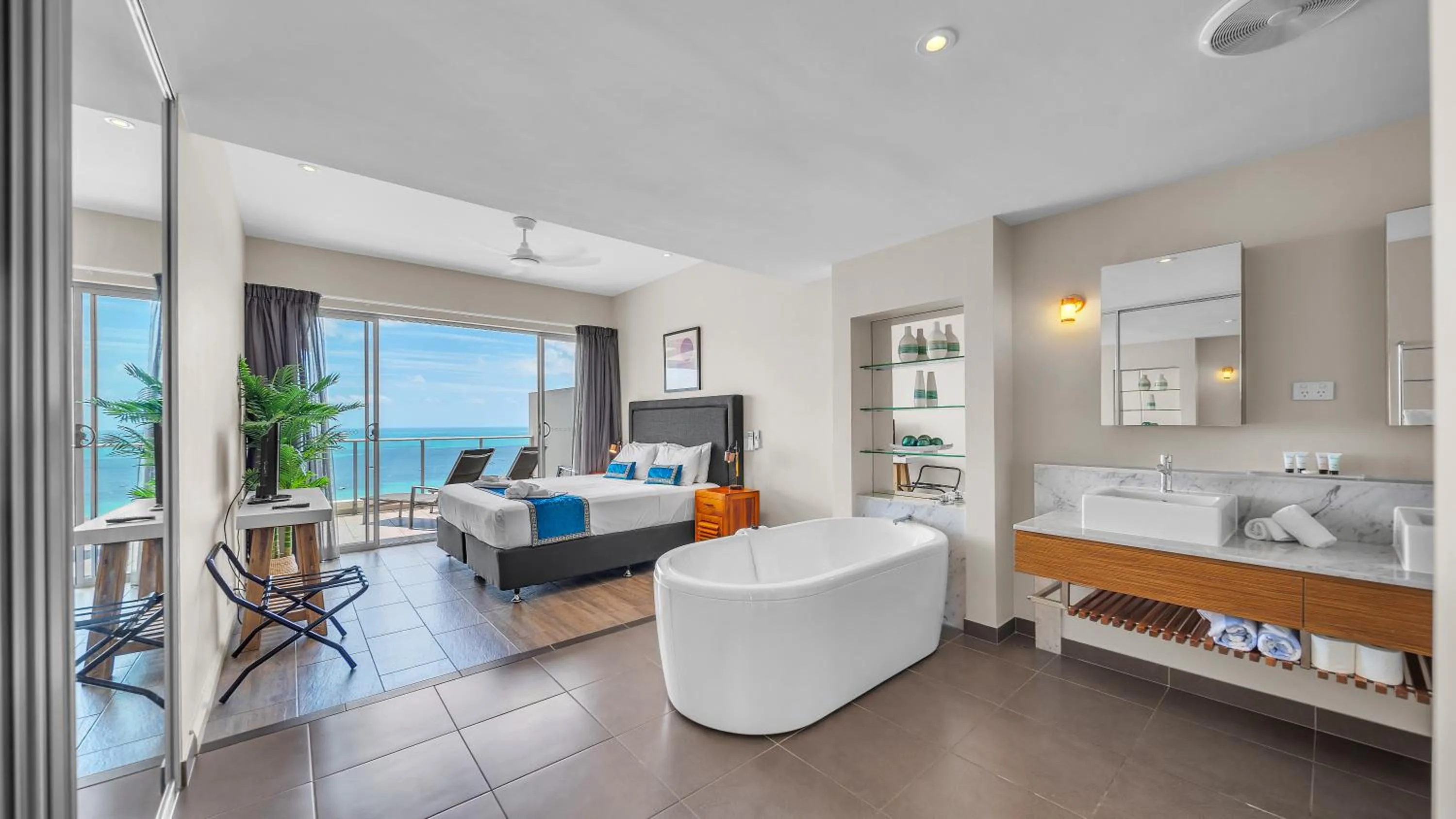 Bedroom, Bed in Whitsunday Reflections