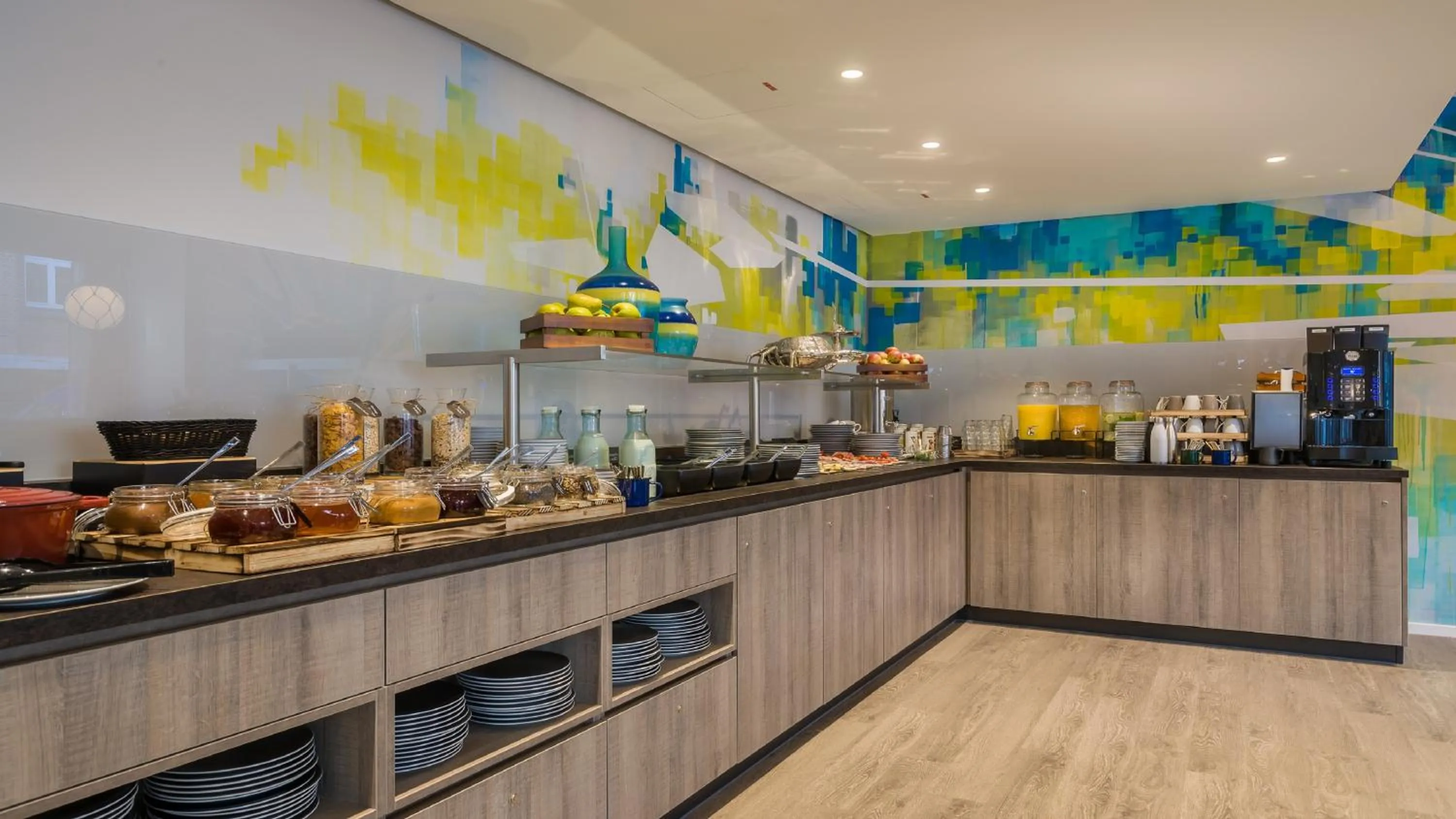 Restaurant/places to eat in Holiday Inn - the niu, Welly Kiel by IHG