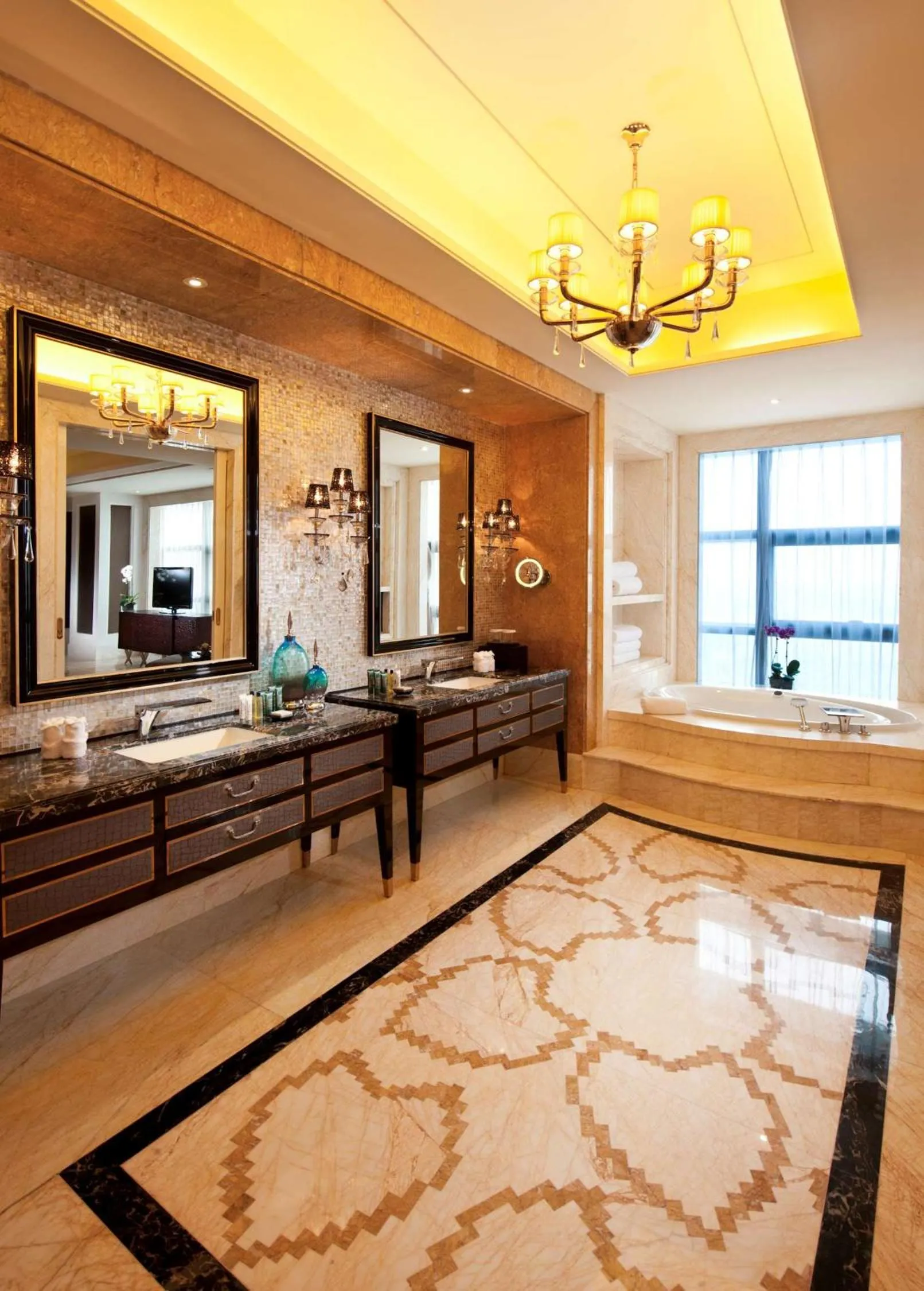 Bed in Hilton Guangzhou Baiyun - Canton Fair Free Shuttle Bus