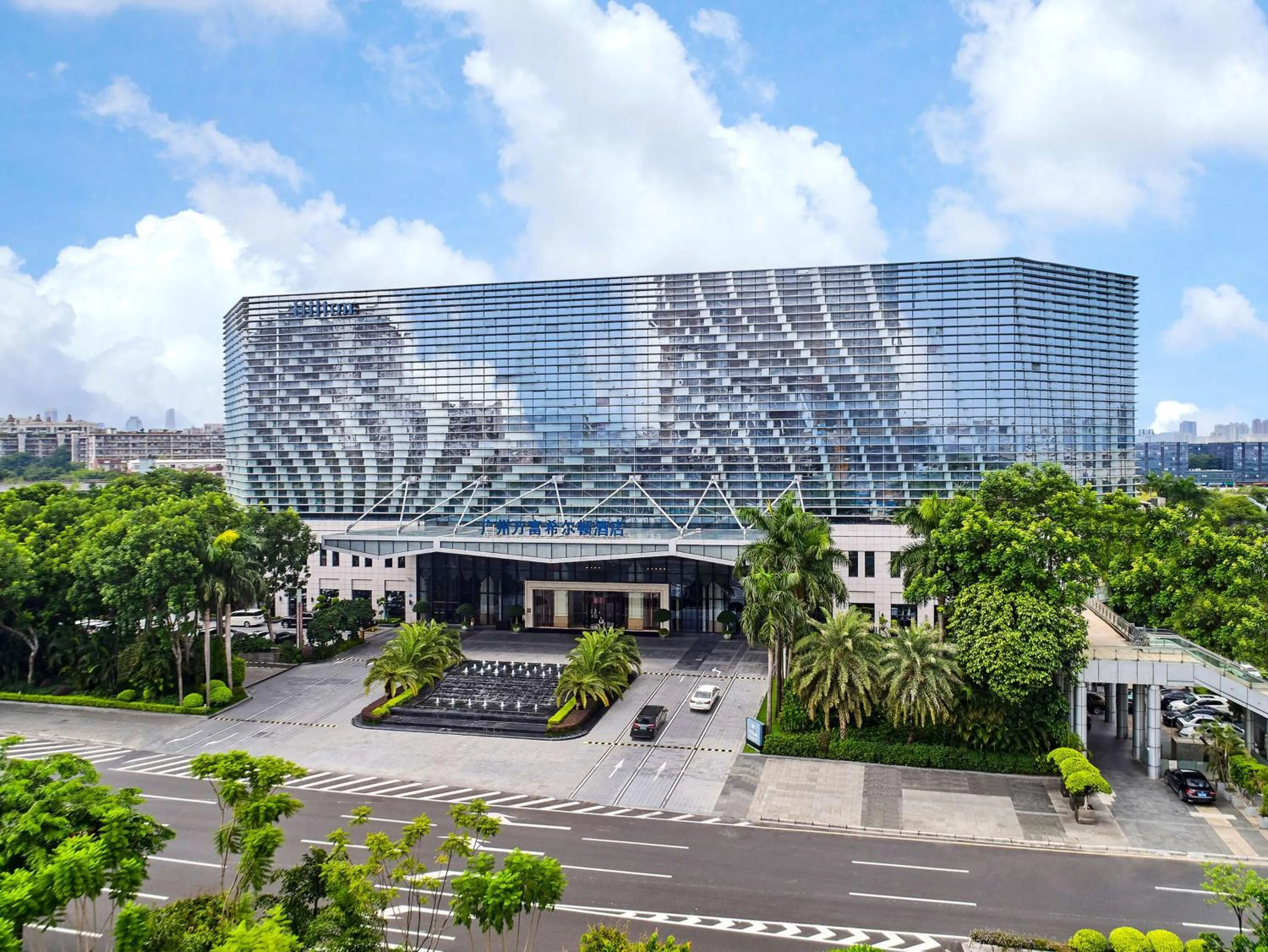 Property building in Hilton Guangzhou Baiyun - Canton Fair Free Shuttle Bus