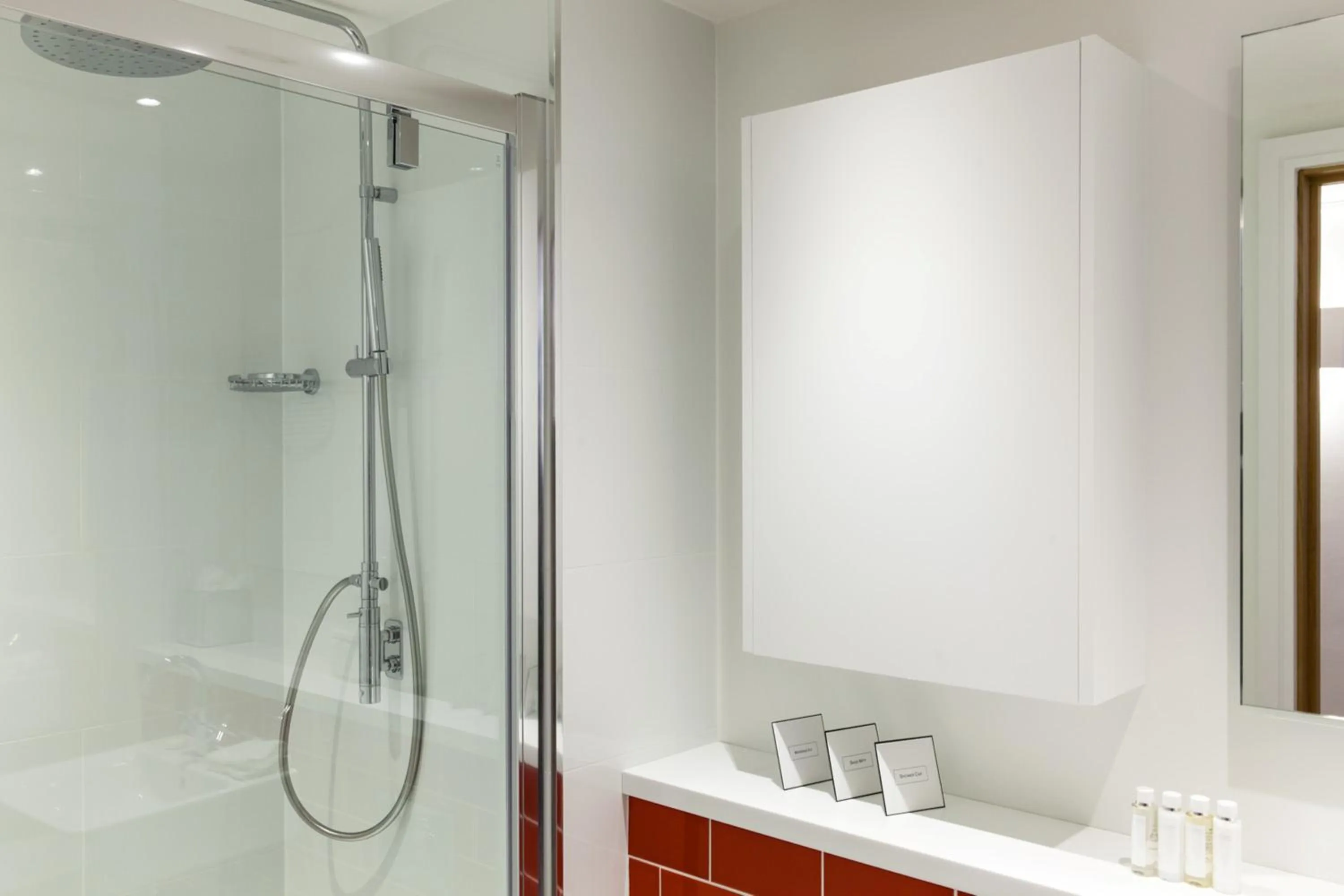 Bathroom in Rockwell East-Tower Bridge