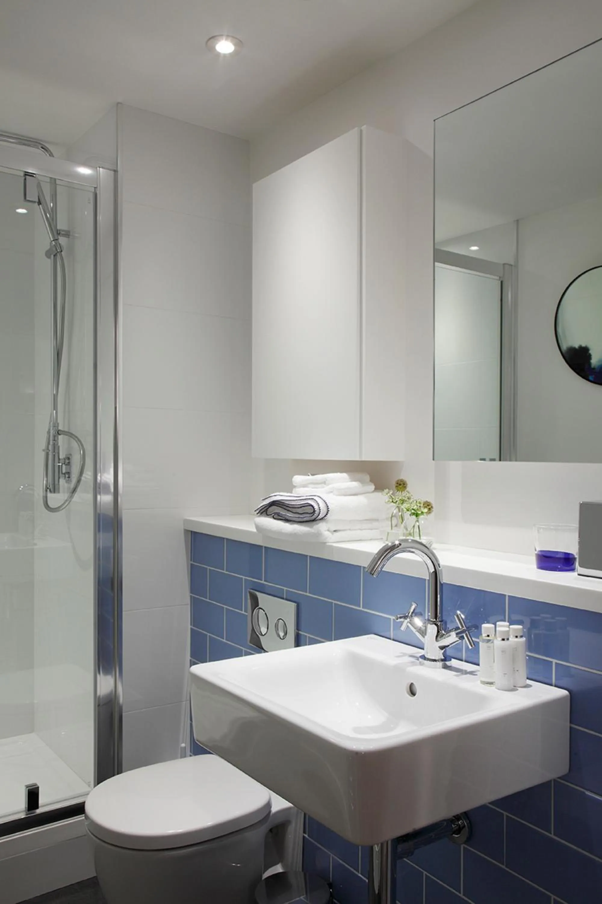 Bathroom in Rockwell East-Tower Bridge