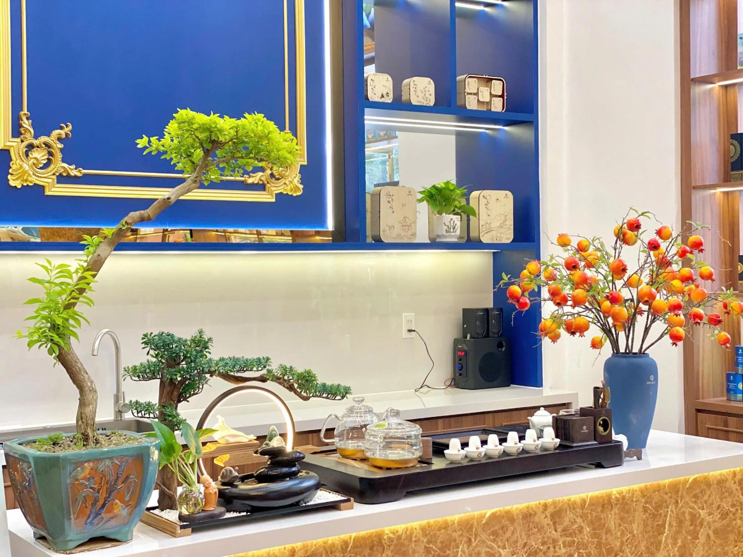 concierge in Sandals Hoàng Yến