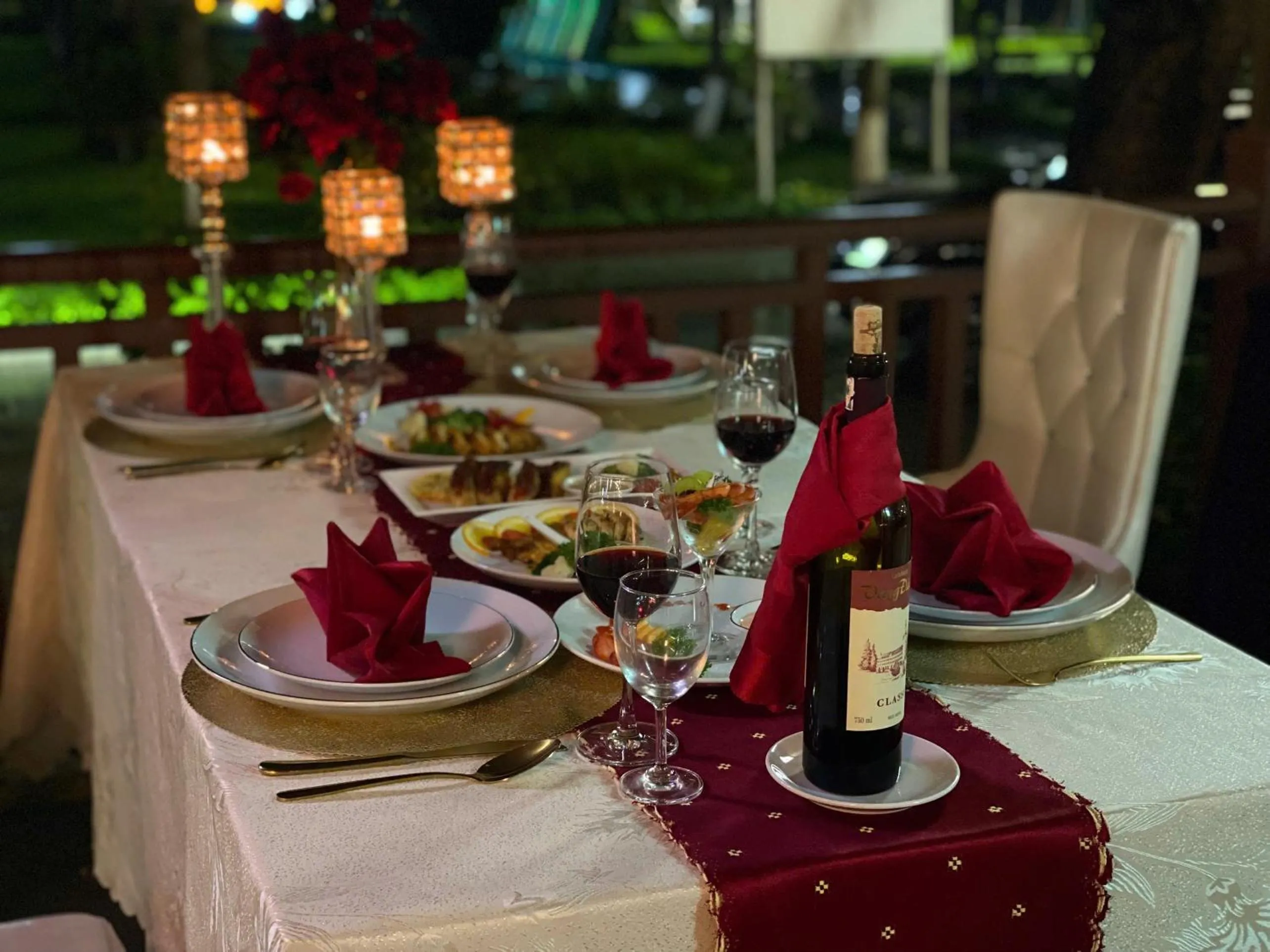 Restaurant/places to eat in Sandals Hoàng Yến