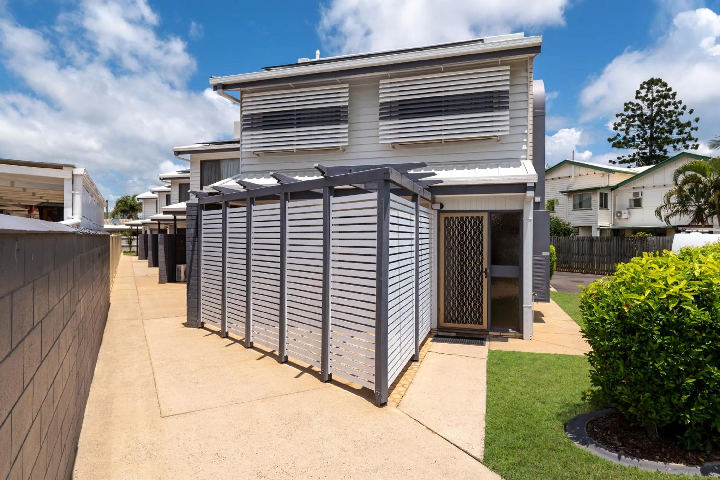 Property building in Villa Mirasol Motor Inn