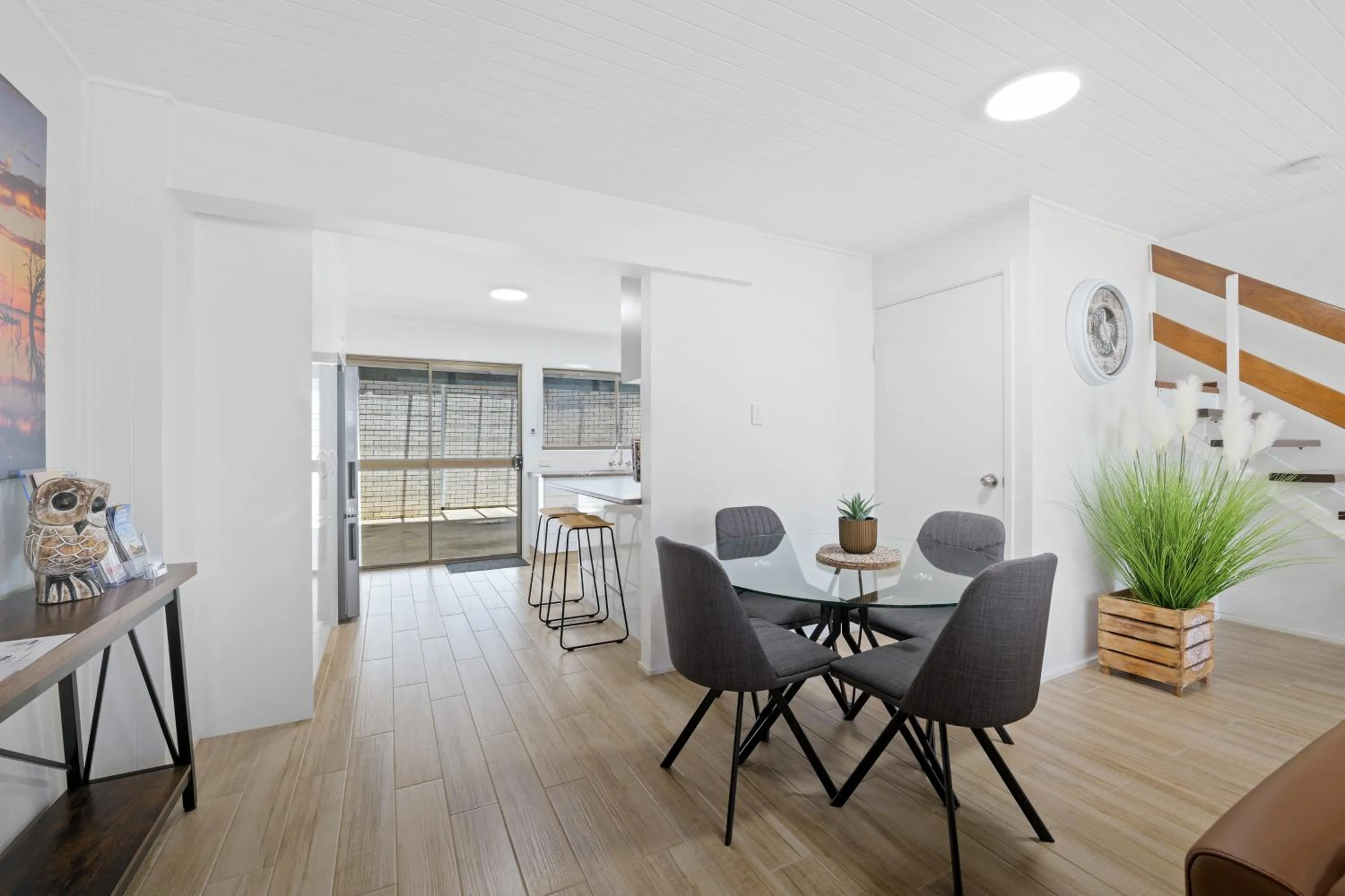 Dining area in Villa Mirasol Motor Inn