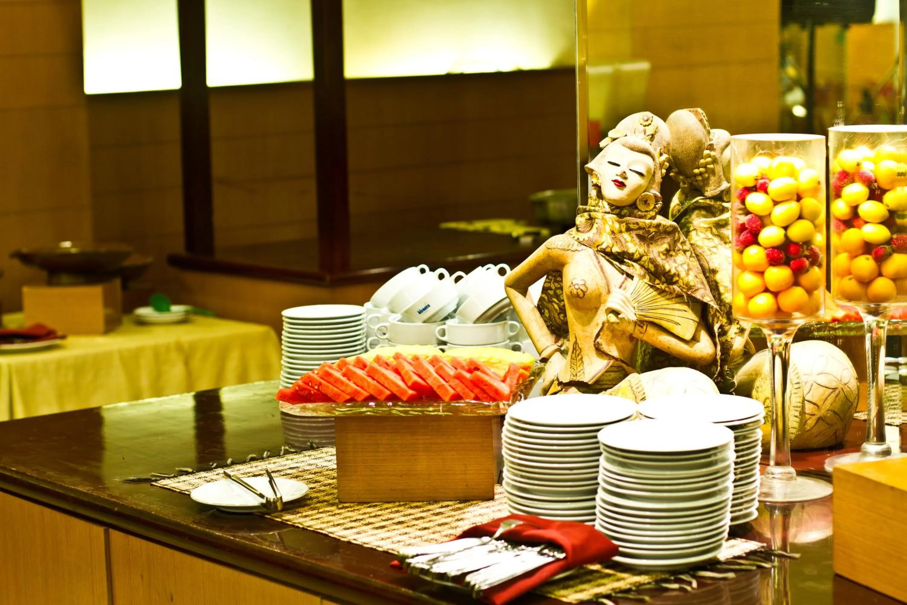 Restaurant/places to eat in Hotel Bisanta Bidakara Tunjungan