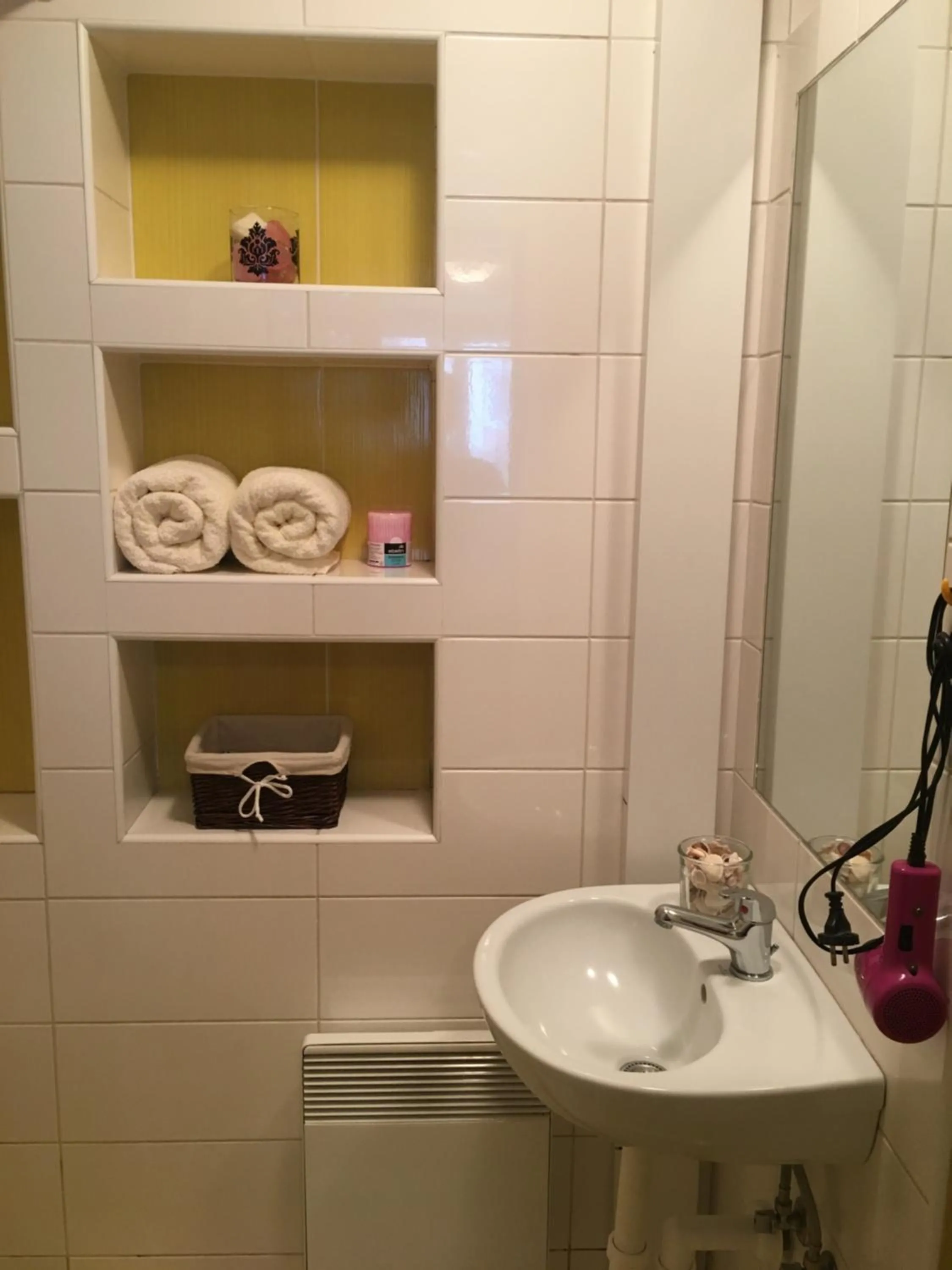 Bathroom in Sausage dog's apartments