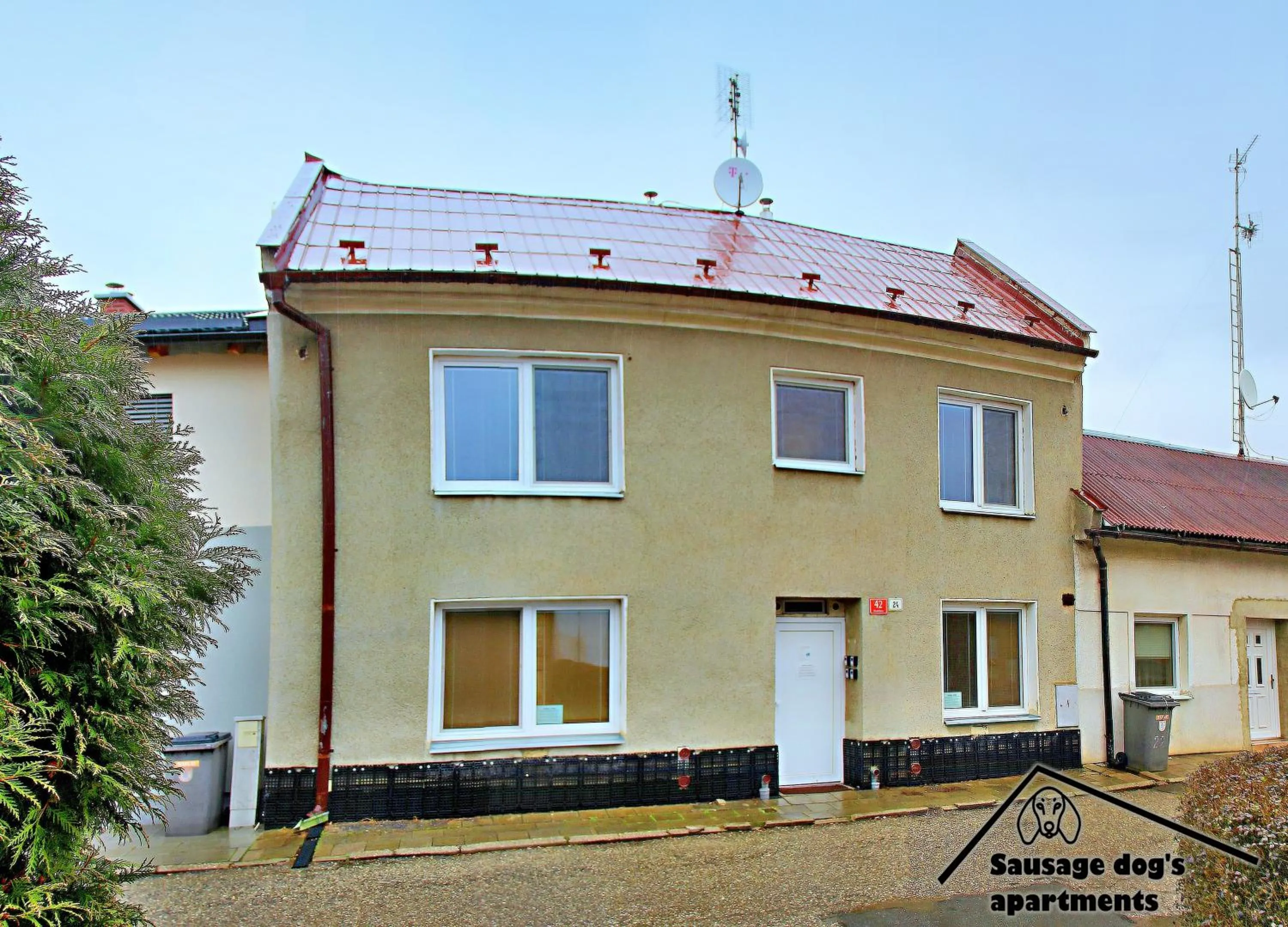 Property building in Sausage dog's apartments