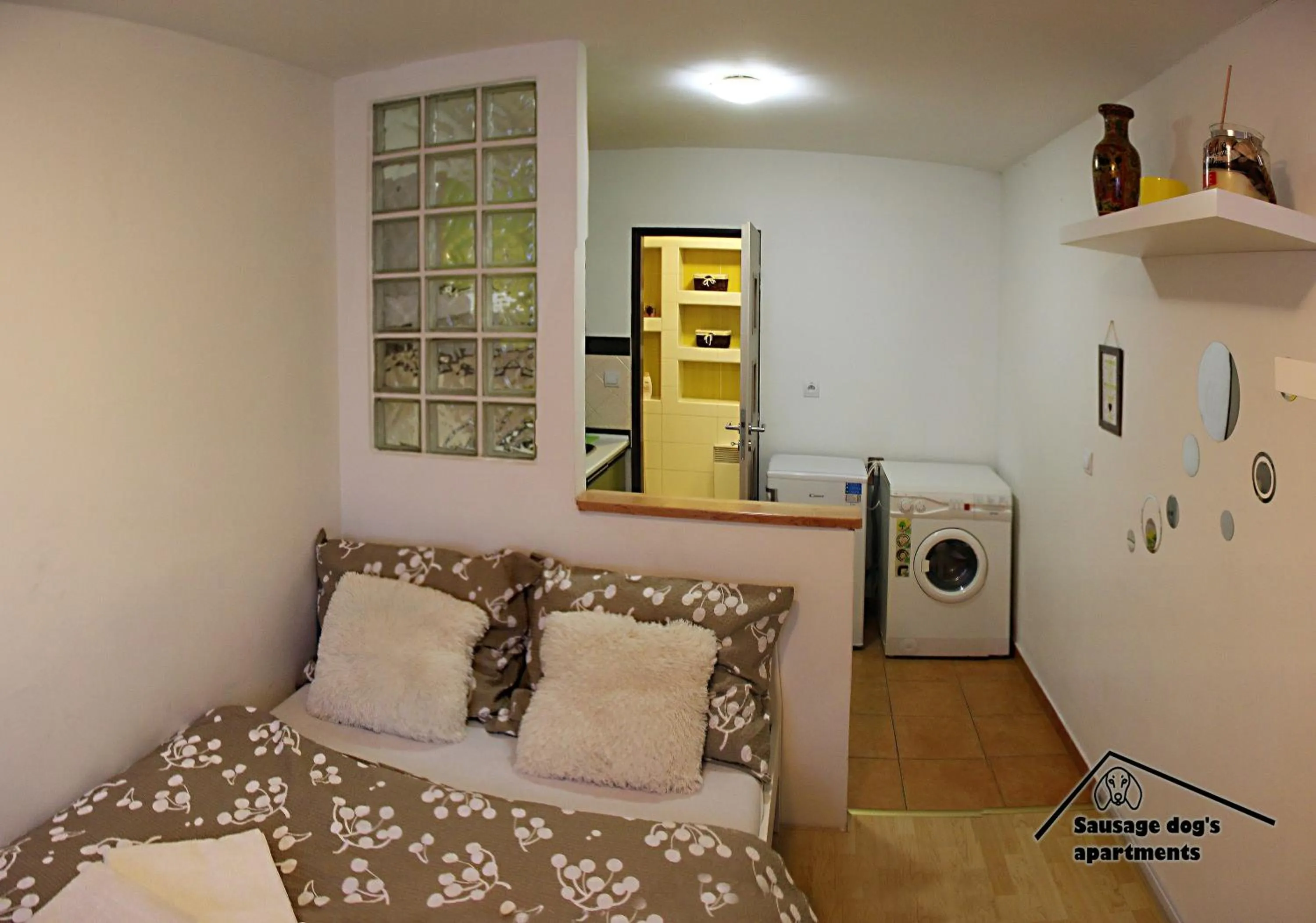 Photo of the whole room, Bed in Sausage dog's apartments