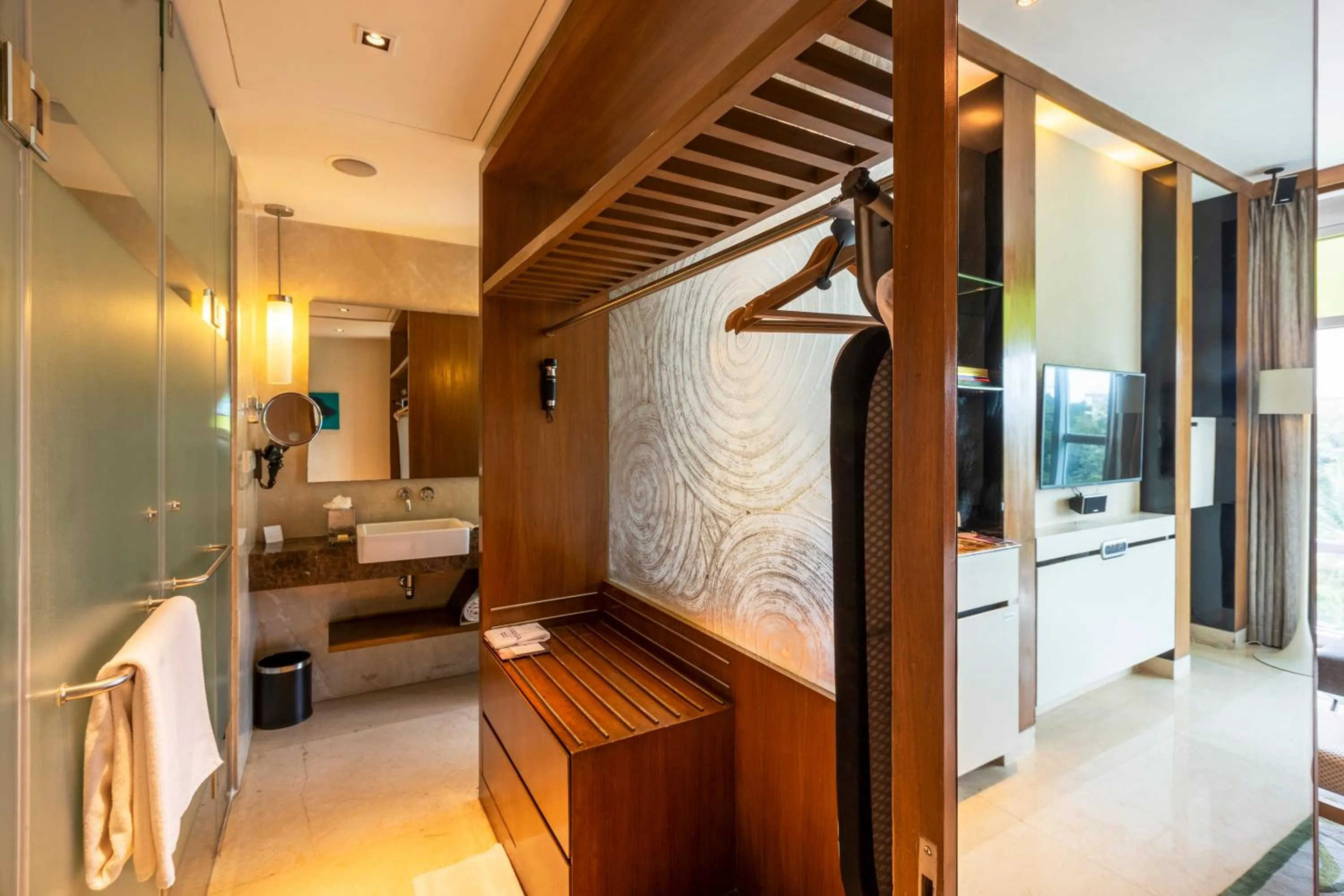 Bathroom, Bed in Vivanta Bengaluru, Whitefield