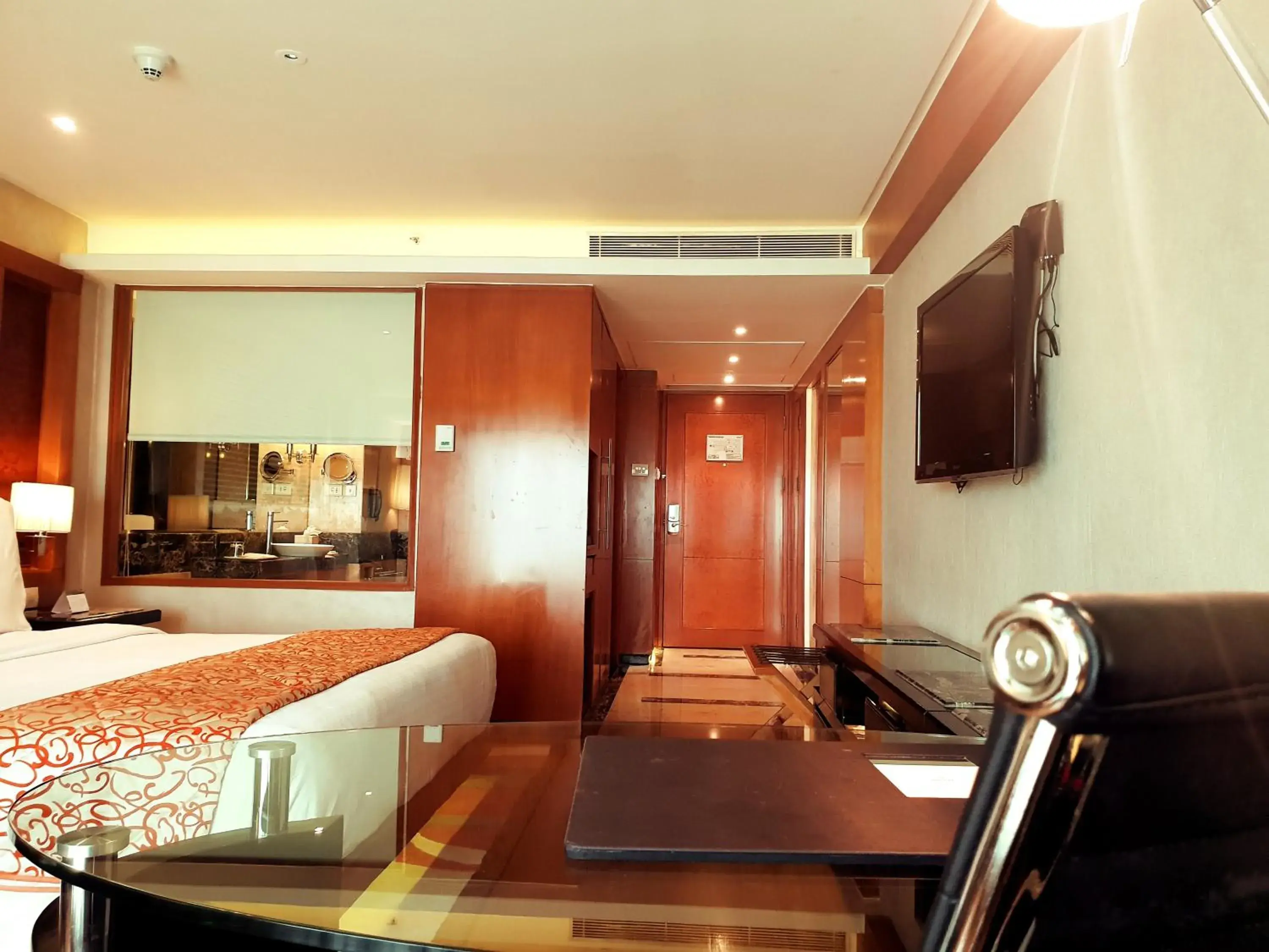Executive Suite - single occupancy in Gokulam Grand Hotel & Spa Bangalore Executive Suite - single occupancy in Gokulam Grand Hotel & Spa Bangalore