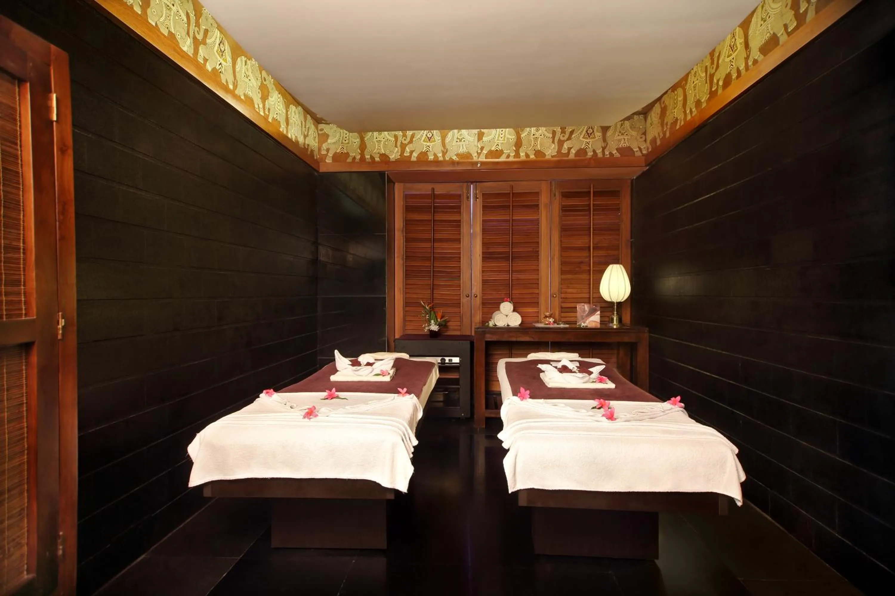 Massage, Bed in Gokulam Grand Hotel & Spa Bangalore