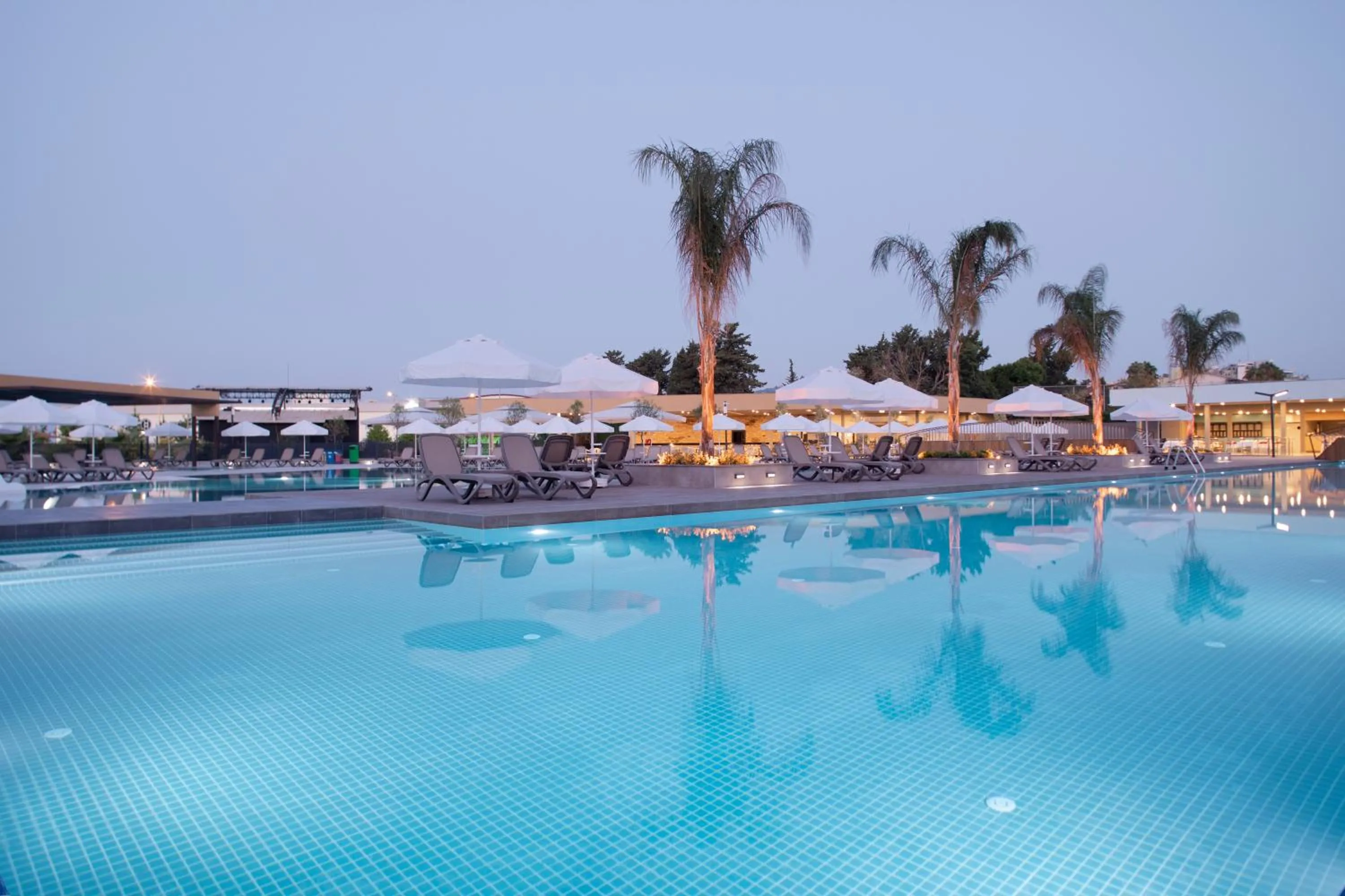 Swimming pool in Green Garden Resort & Spa Hotel