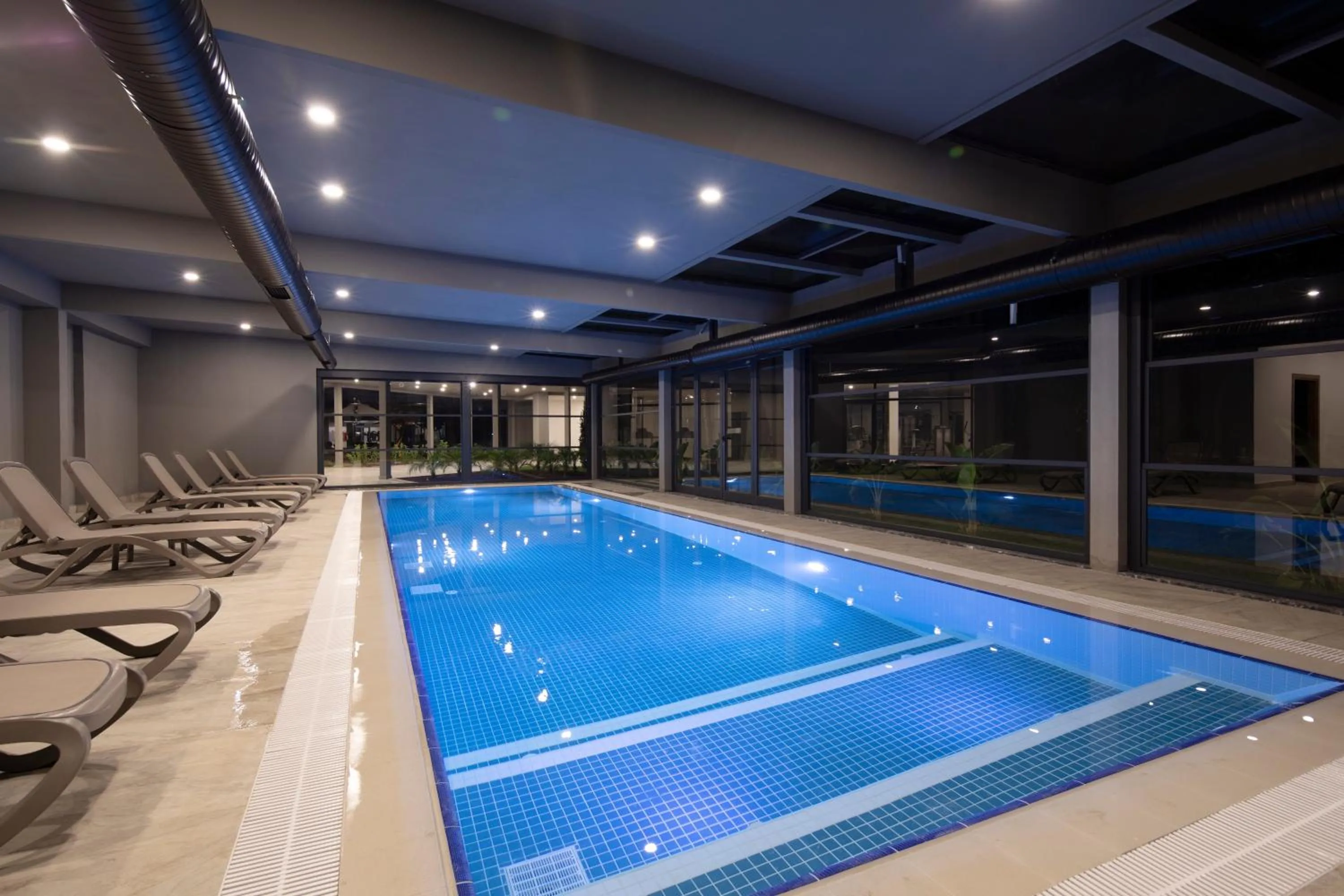 Swimming pool in Green Garden Resort & Spa Hotel