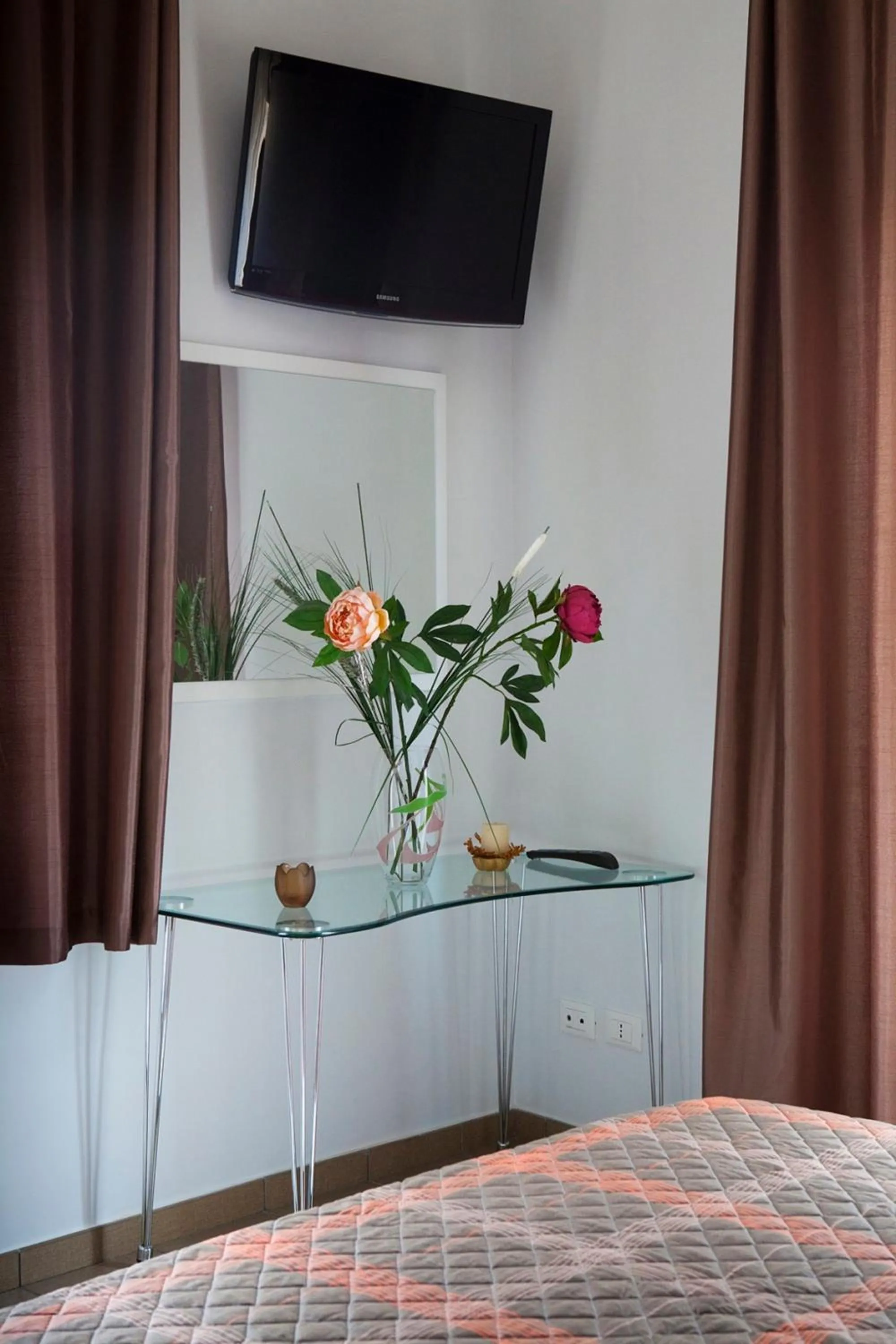 Decorative detail, Bed in Vado Al Massimo