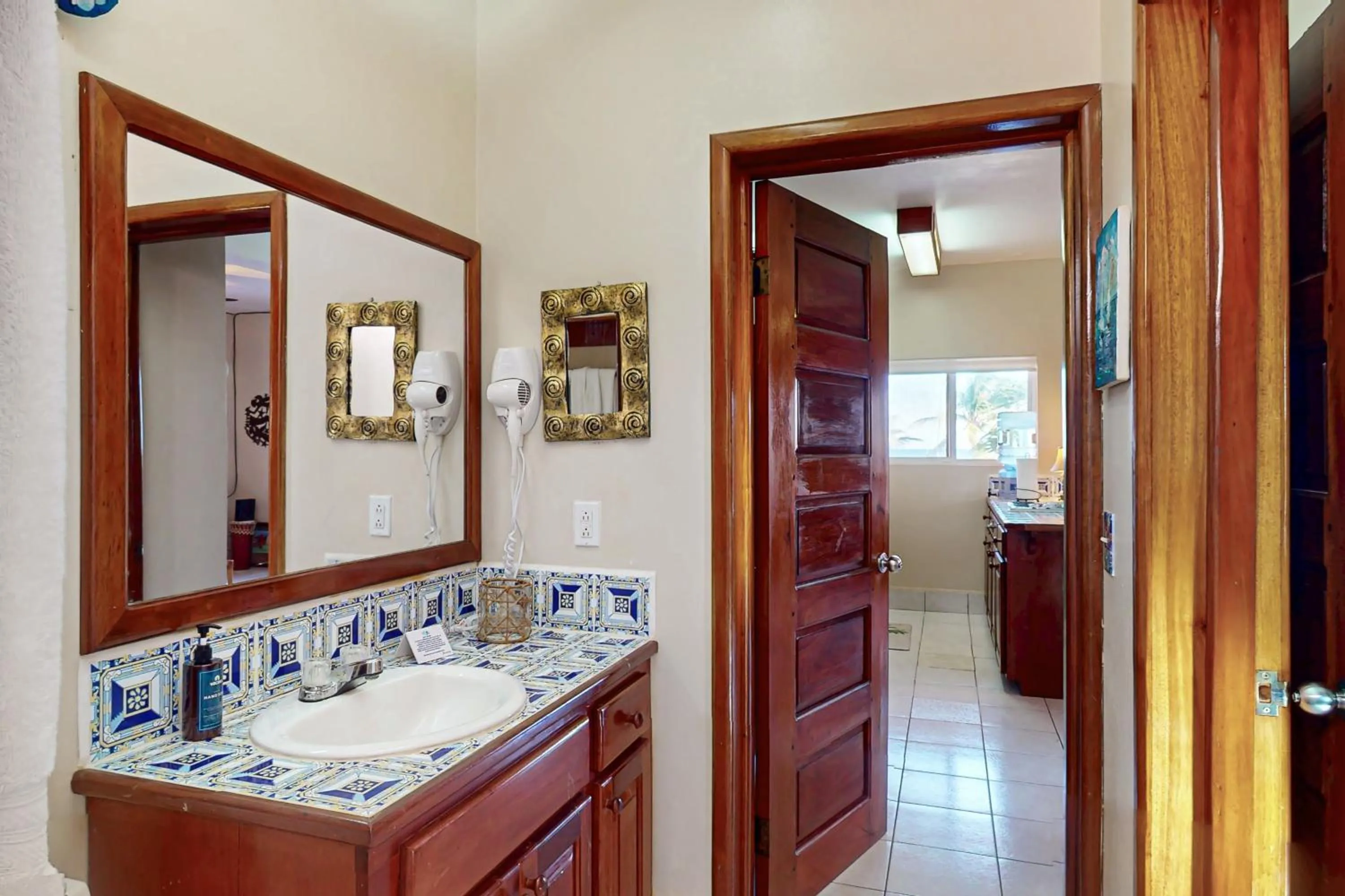 Zinnia @ Caribe Island