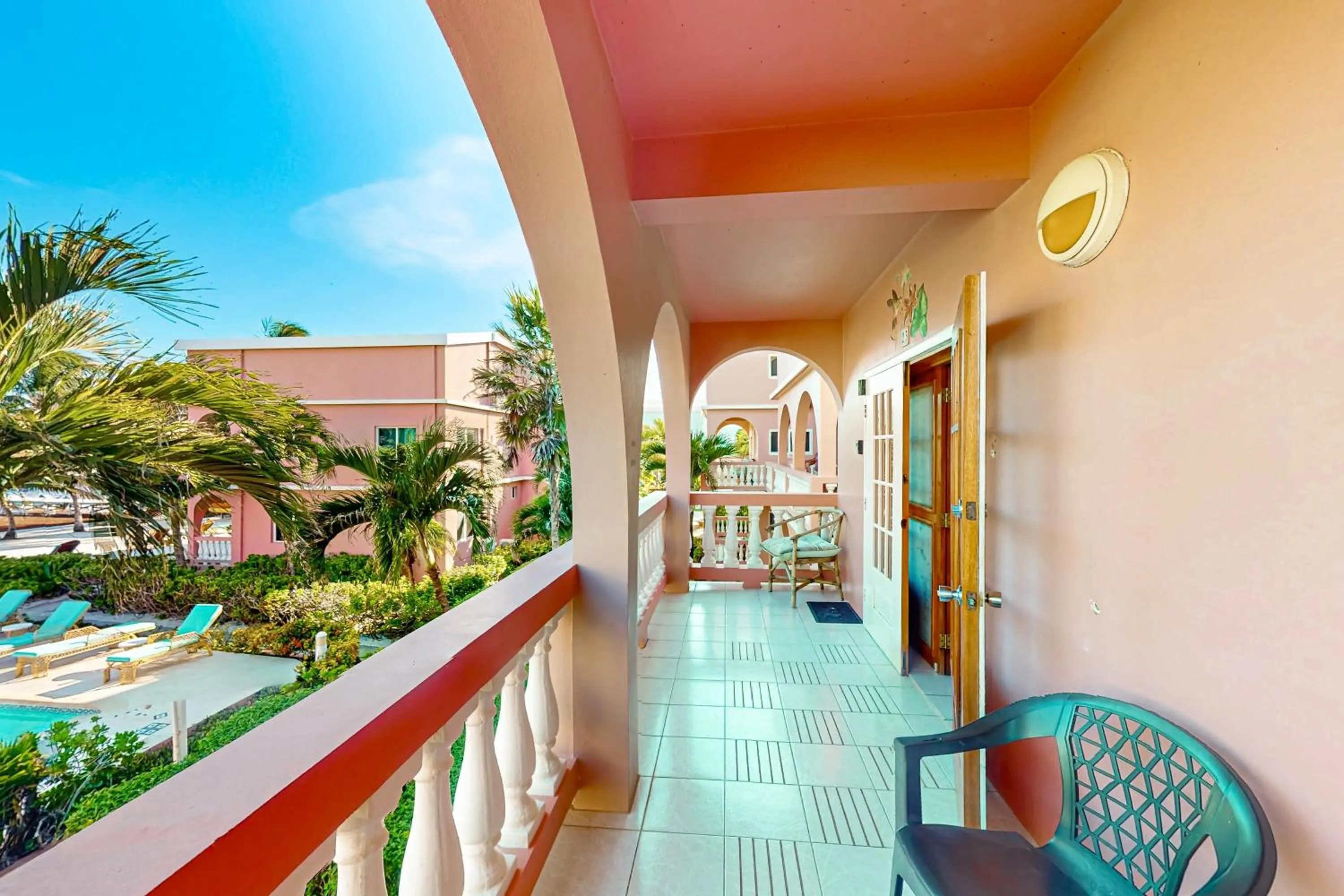 Zinnia @ Caribe Island