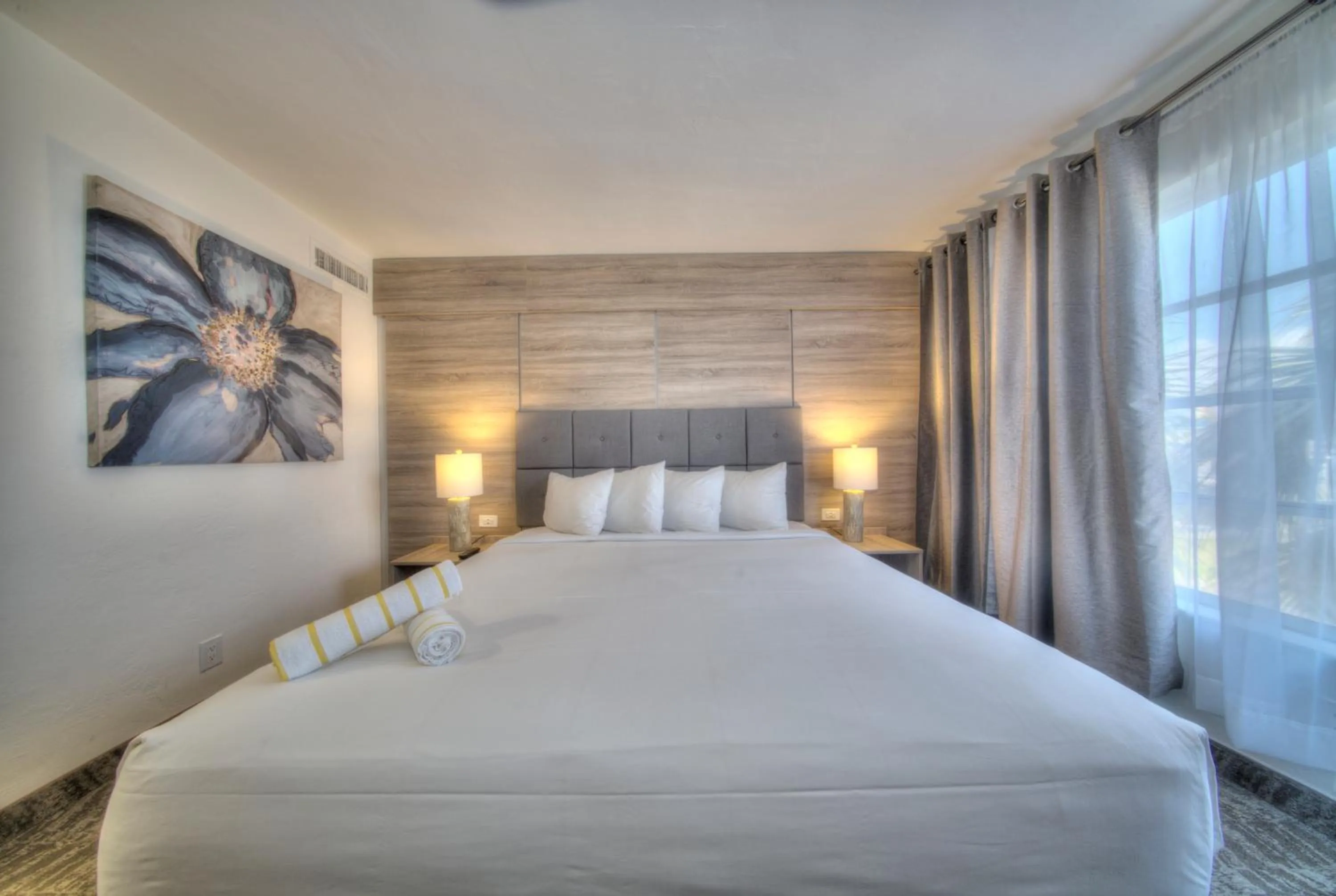 Bed in Riverside by the Beach Apartments