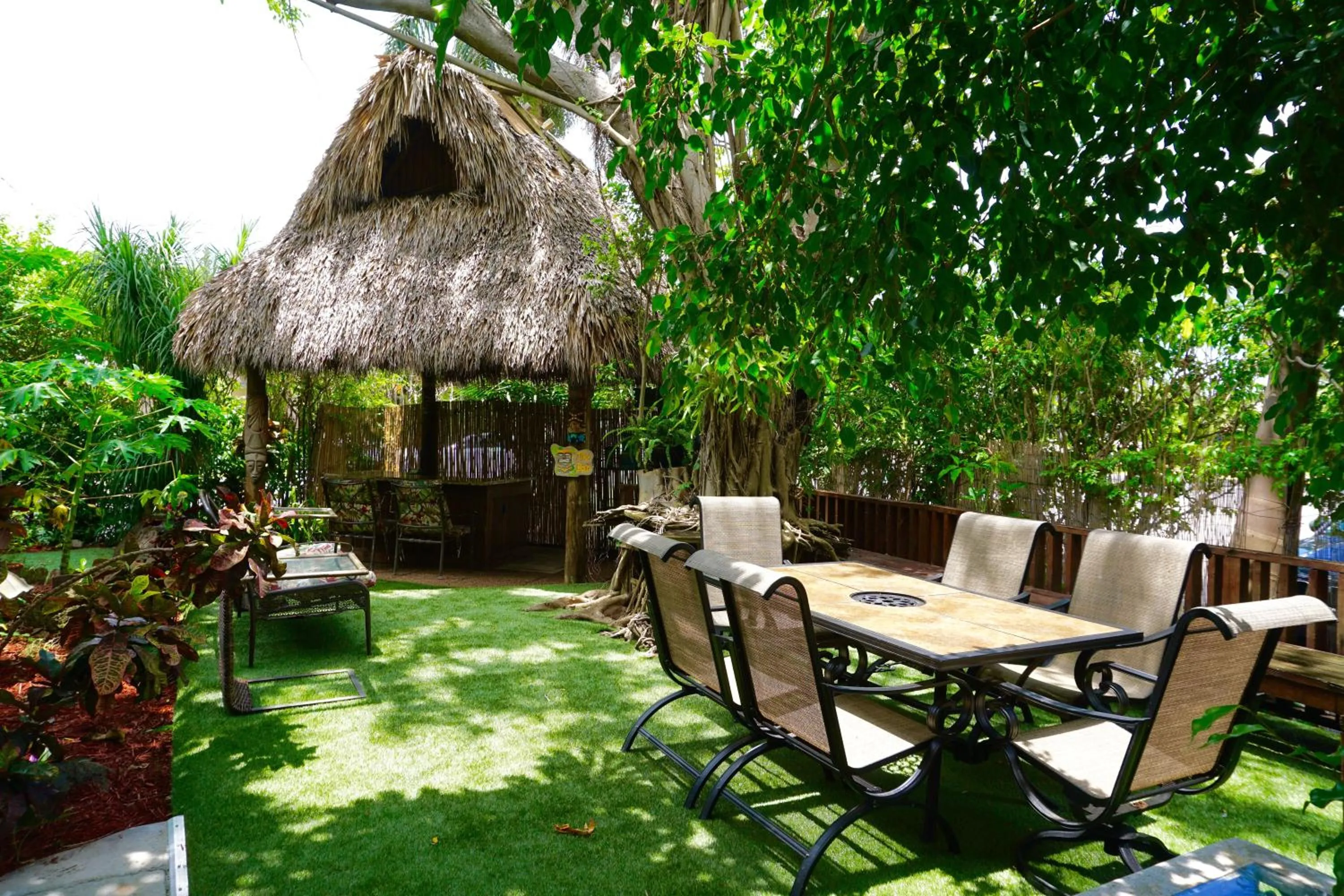 BBQ facilities in Riverside by the Beach Apartments