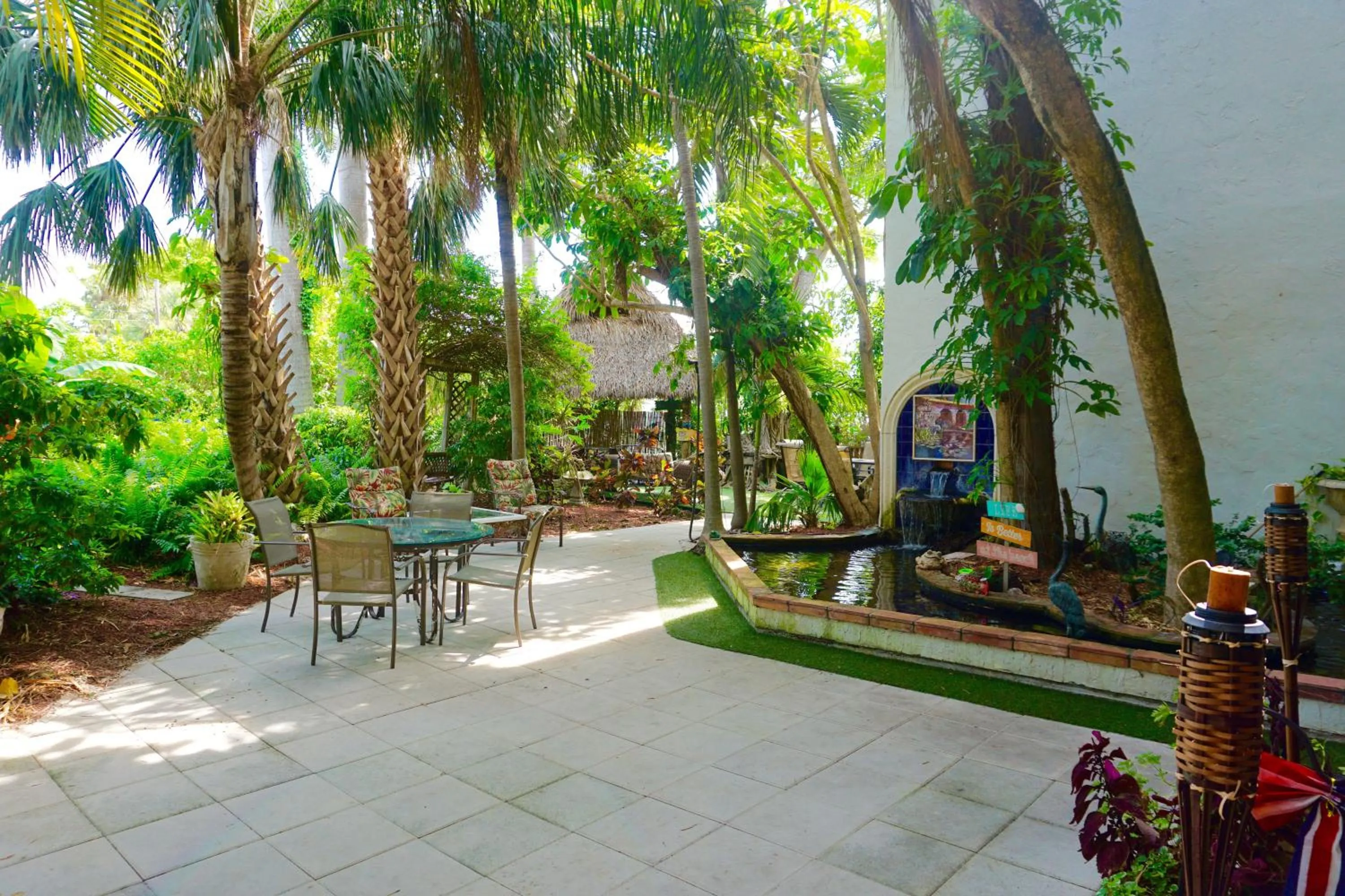 BBQ facilities in Riverside by the Beach Apartments