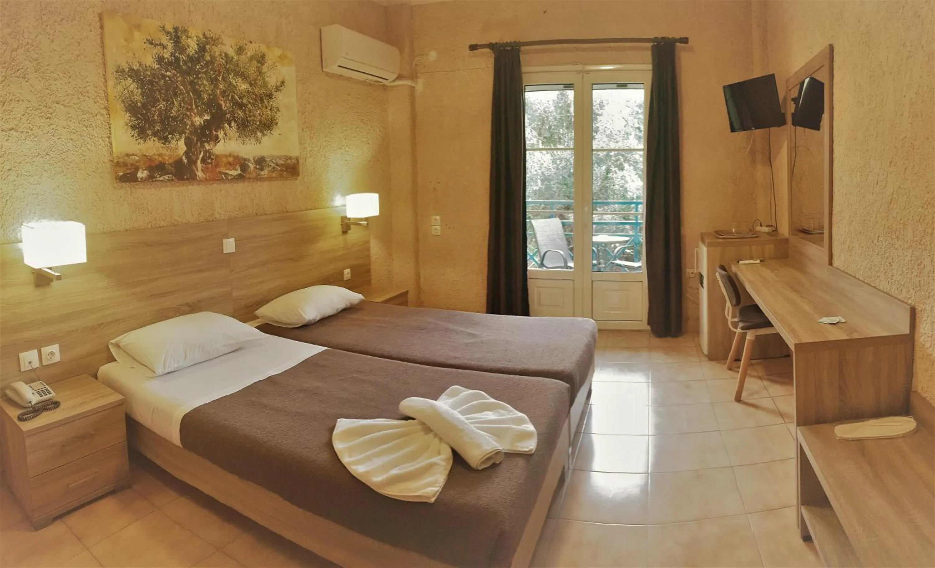 Photo of the whole room, Bed in Paradise Hotel