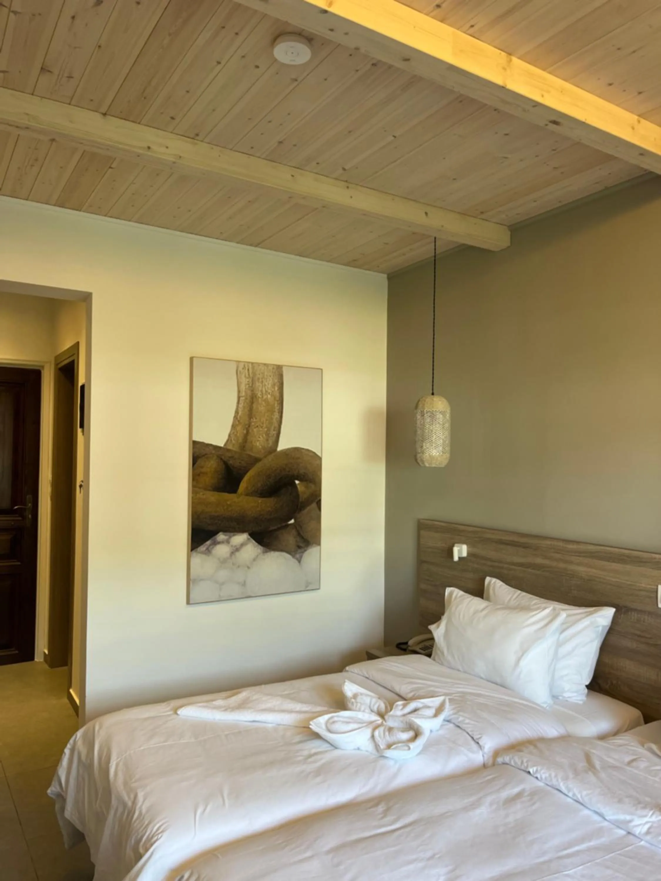 Bedroom, Bed in Paradise Hotel