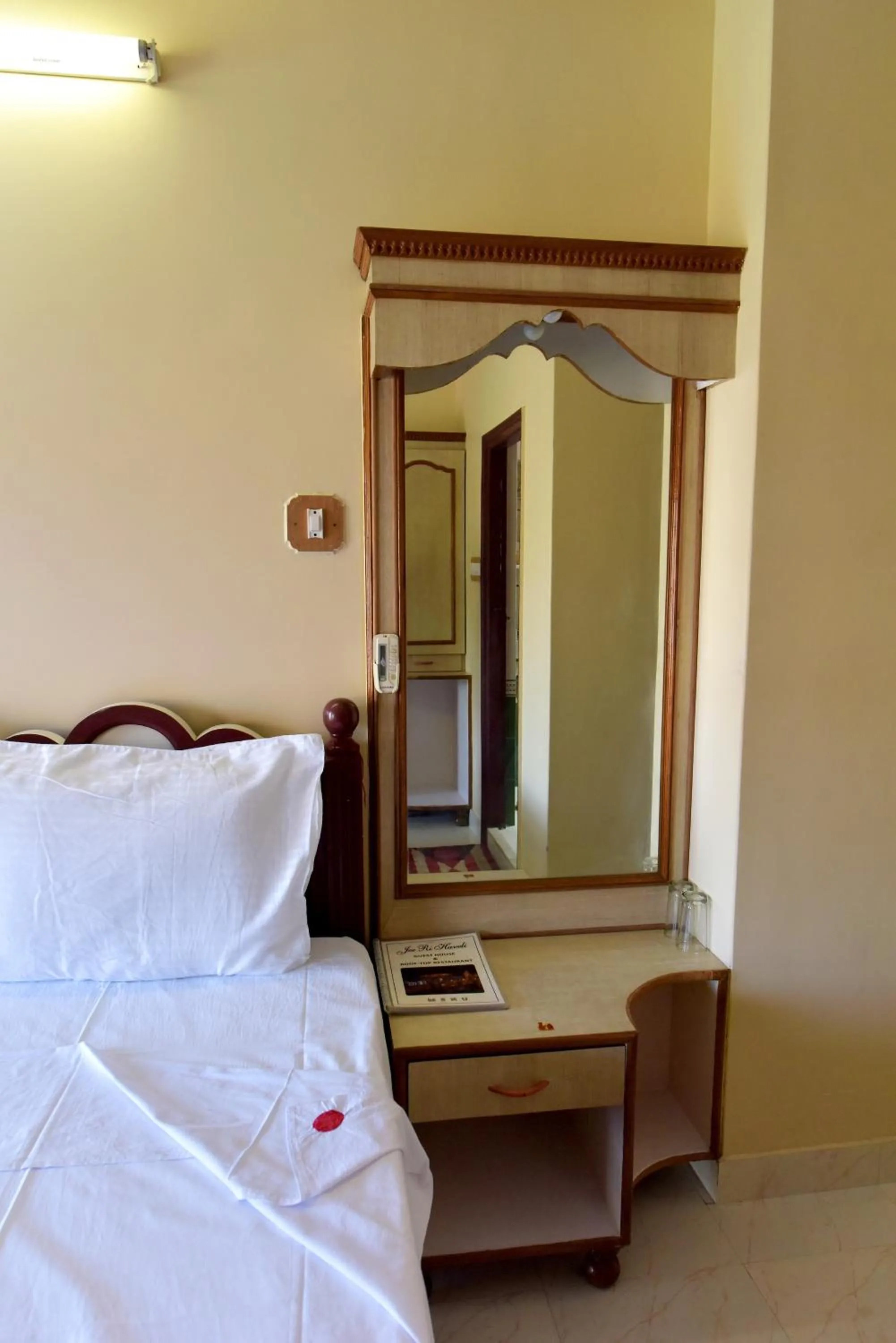 Bed in Jee Ri Haveli