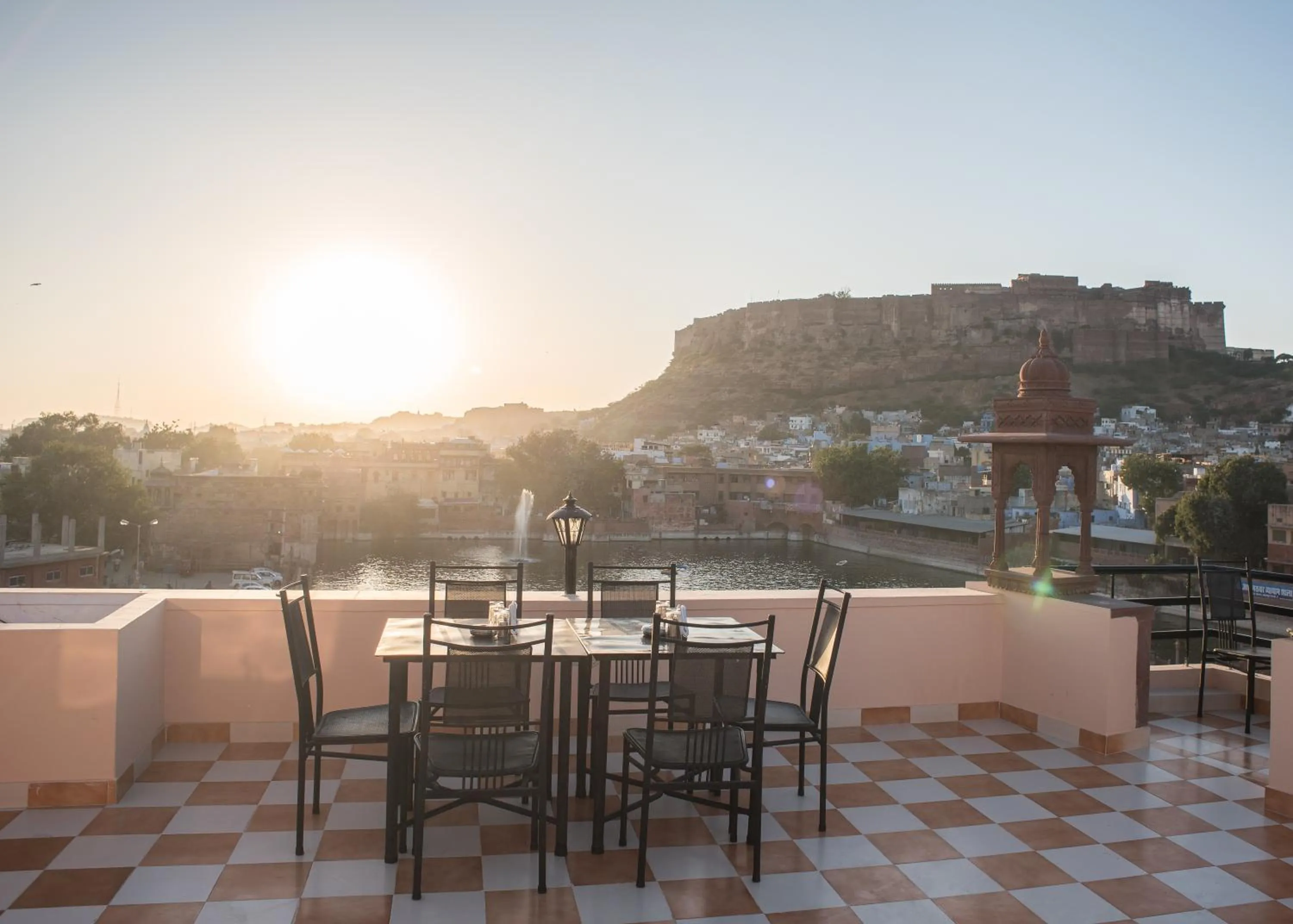 Restaurant/places to eat in Jee Ri Haveli