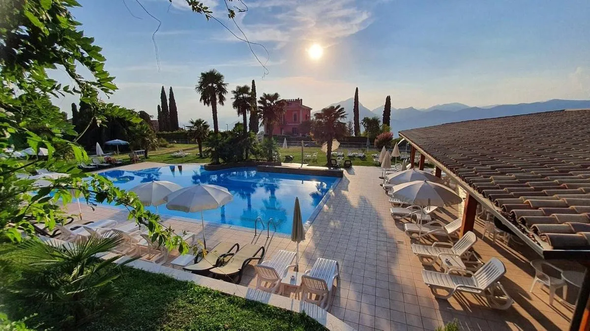 Pool view in Hotel Diana