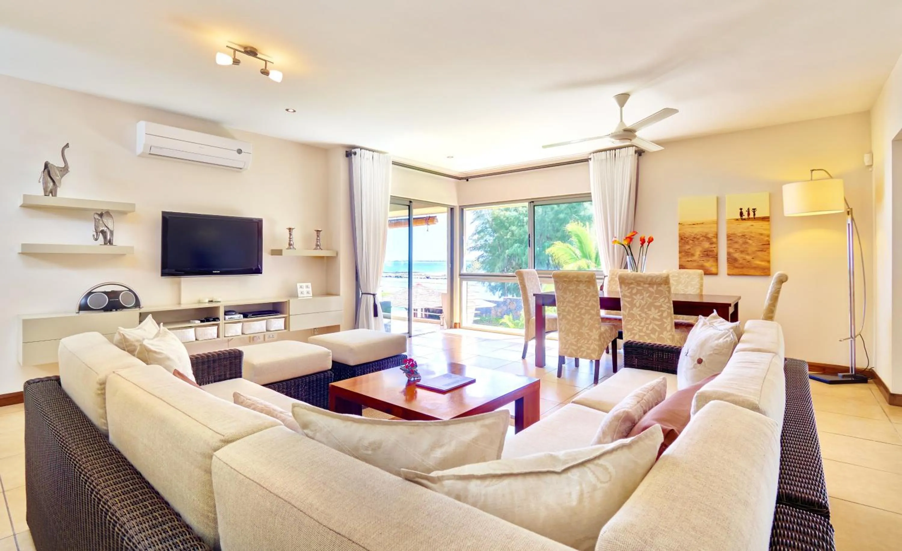 Living room in Bon Azur Beachfront Suites & Penthouses by LOV Mauritius