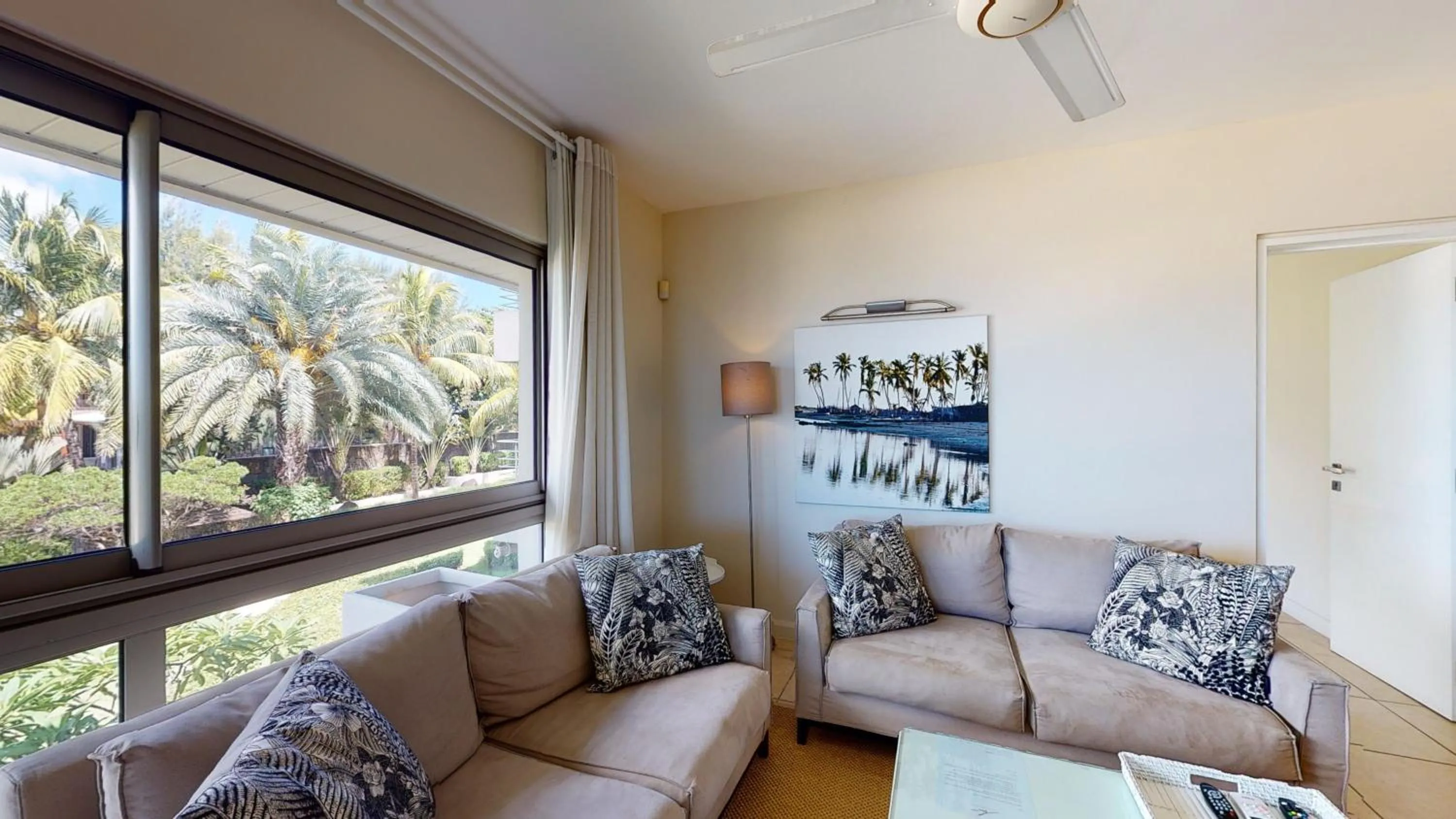 Living room in Bon Azur Beachfront Suites & Penthouses by LOV Mauritius