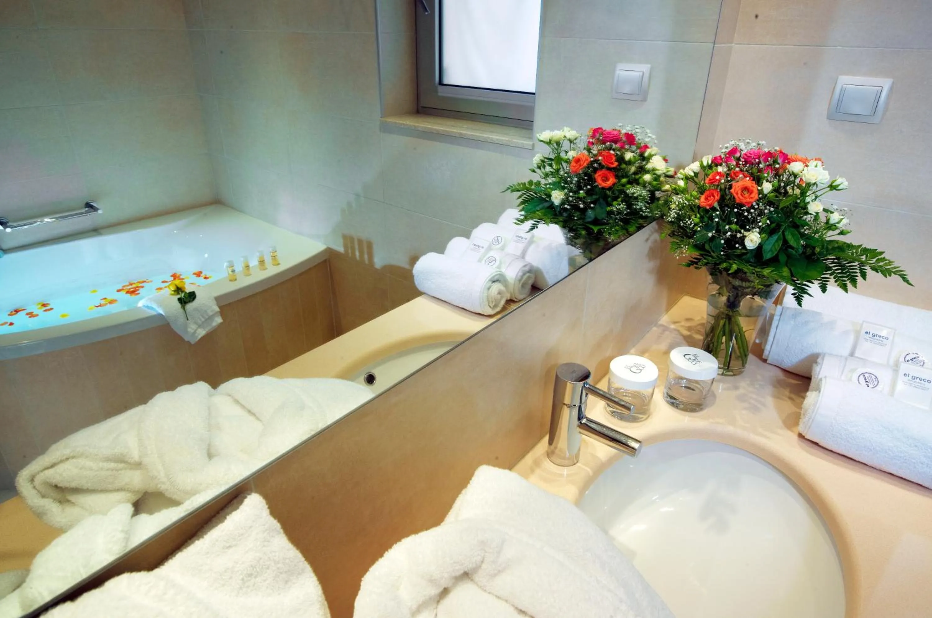 Bathroom in El Greco Hotel