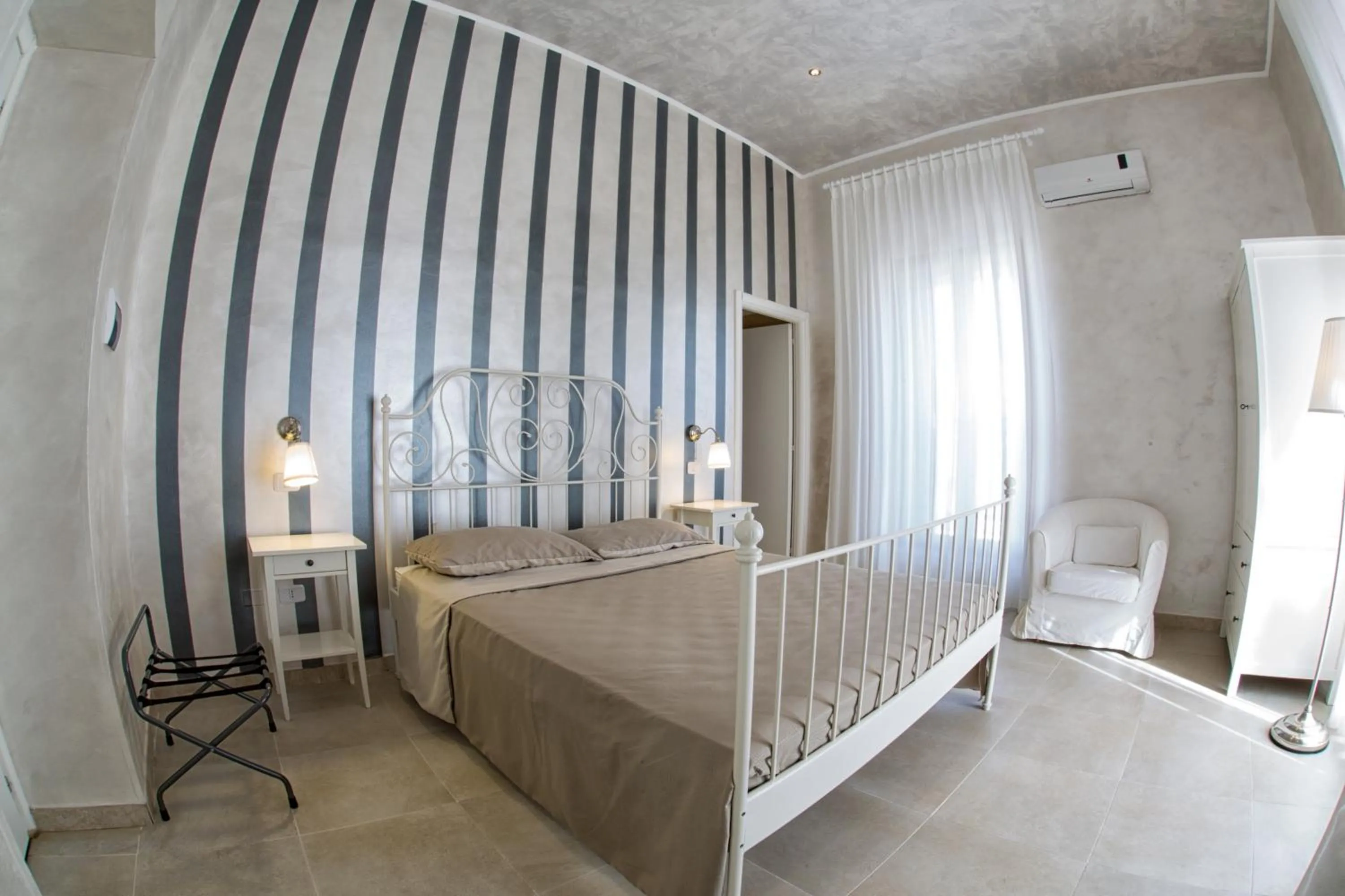 Photo of the whole room, Bed in Relais La Pretura