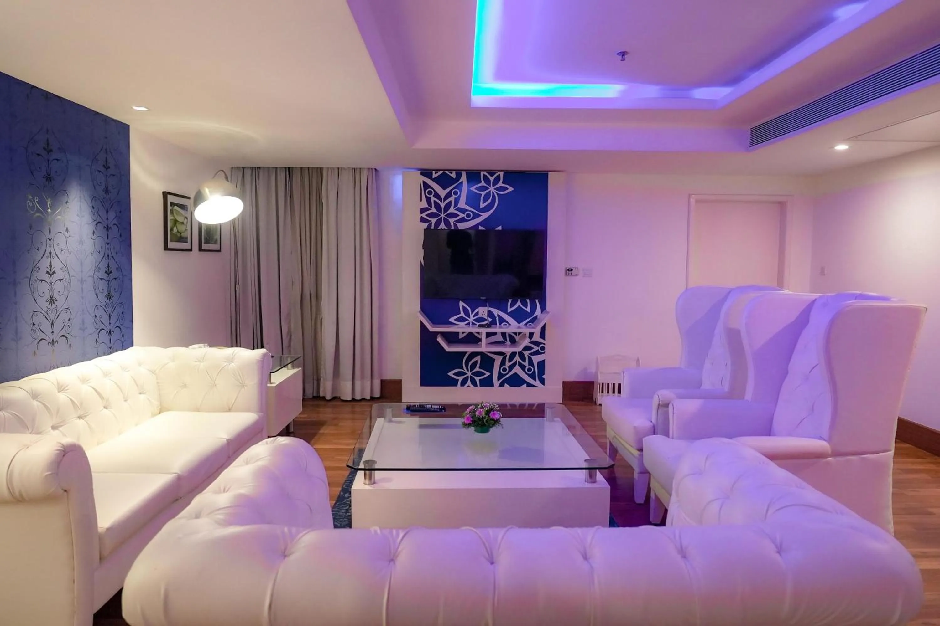 Photo of the whole room in Radisson Blu Kochi