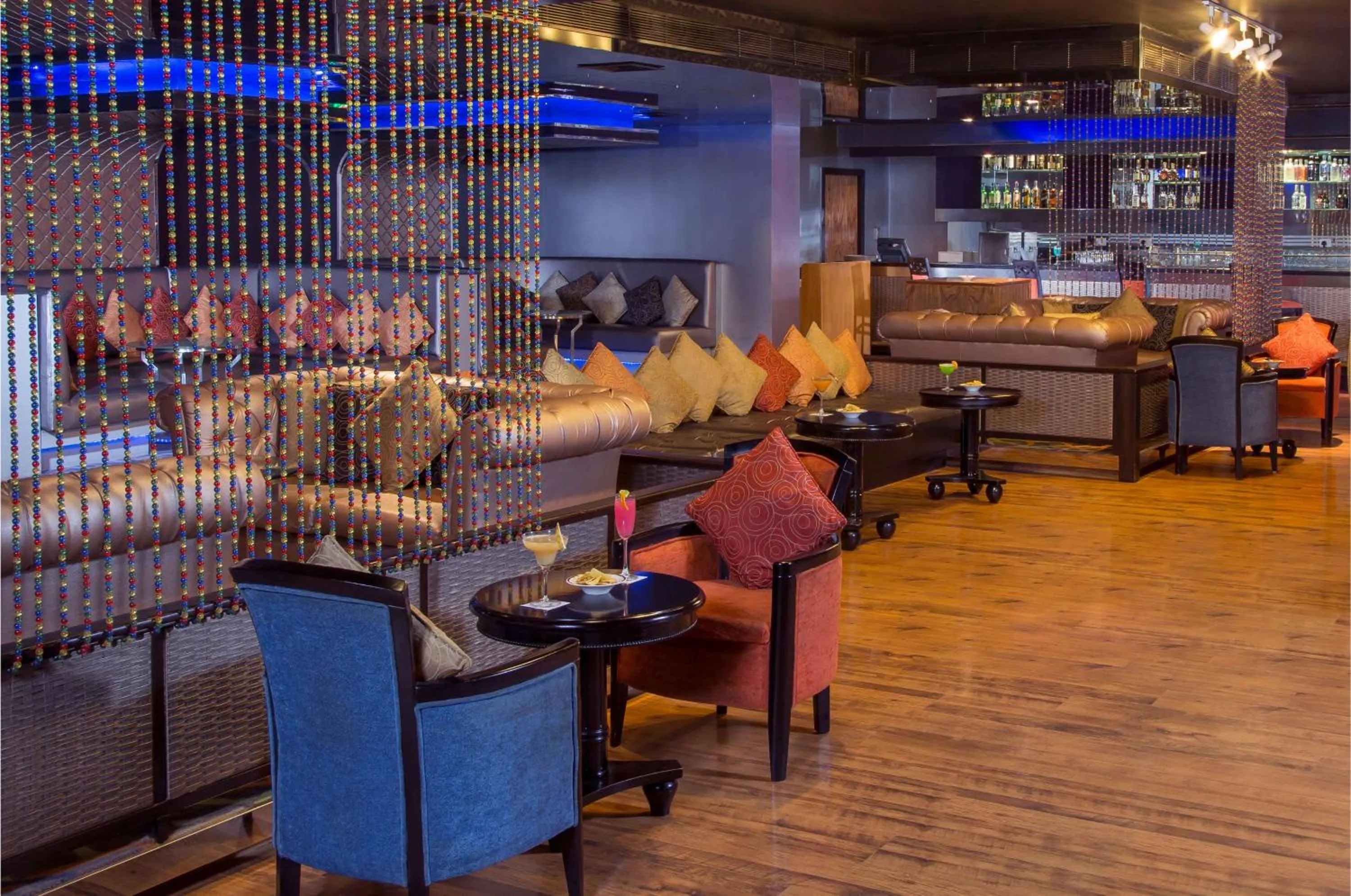 Lounge or bar in Radisson Blu Kochi