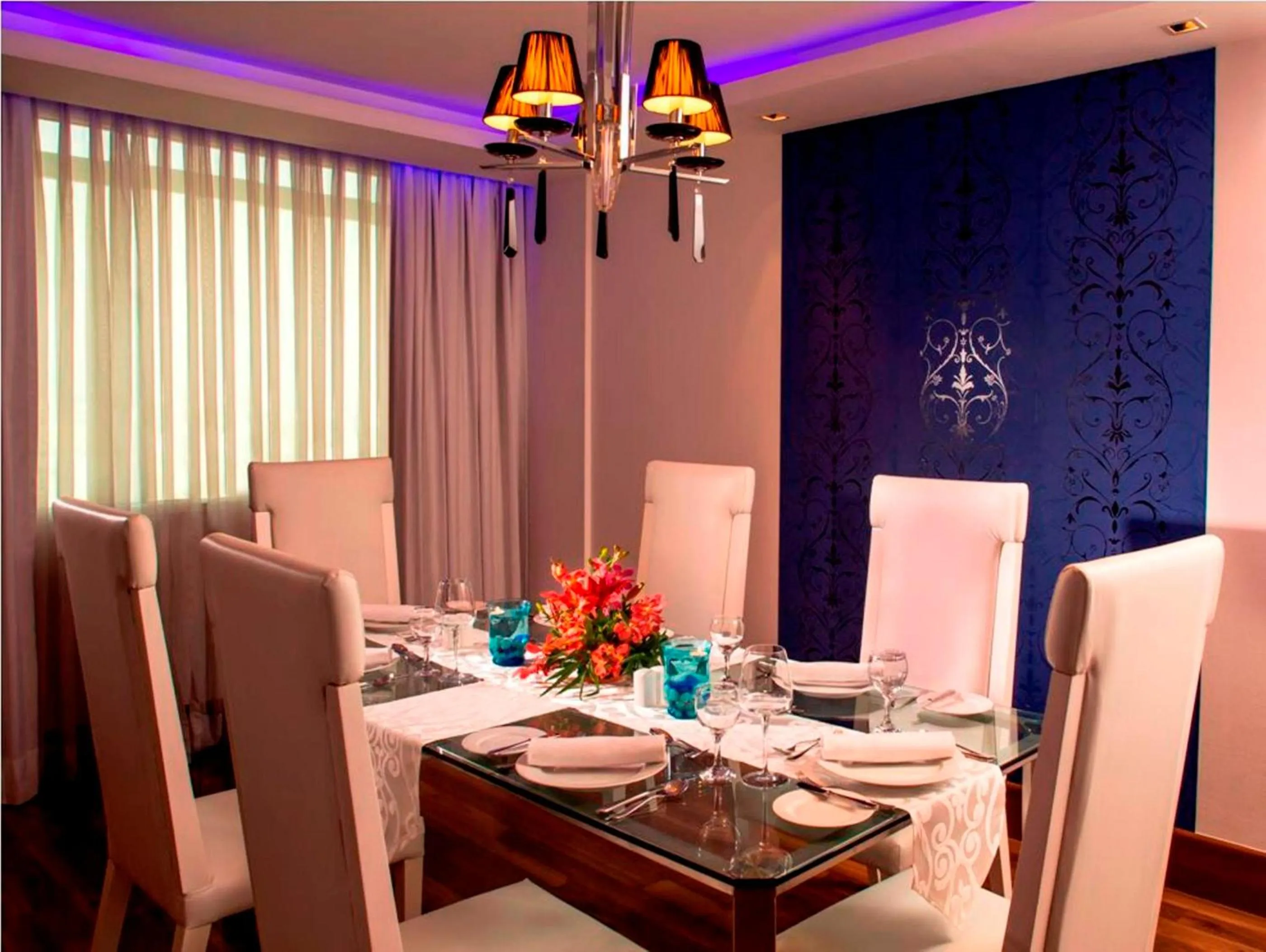 Dining area in Radisson Blu Kochi