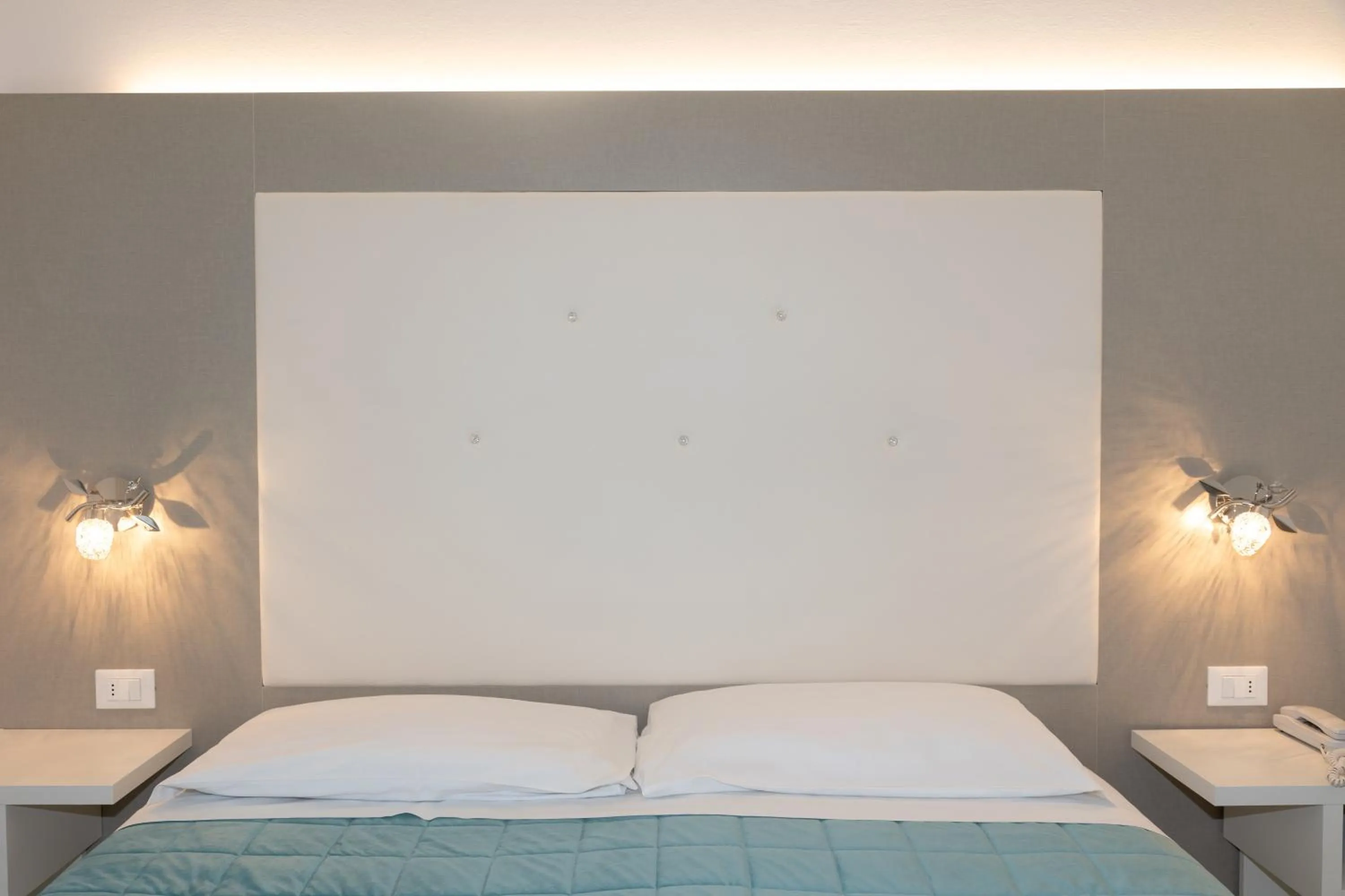 Bed in Hotel & Aparthotel Carinthia S