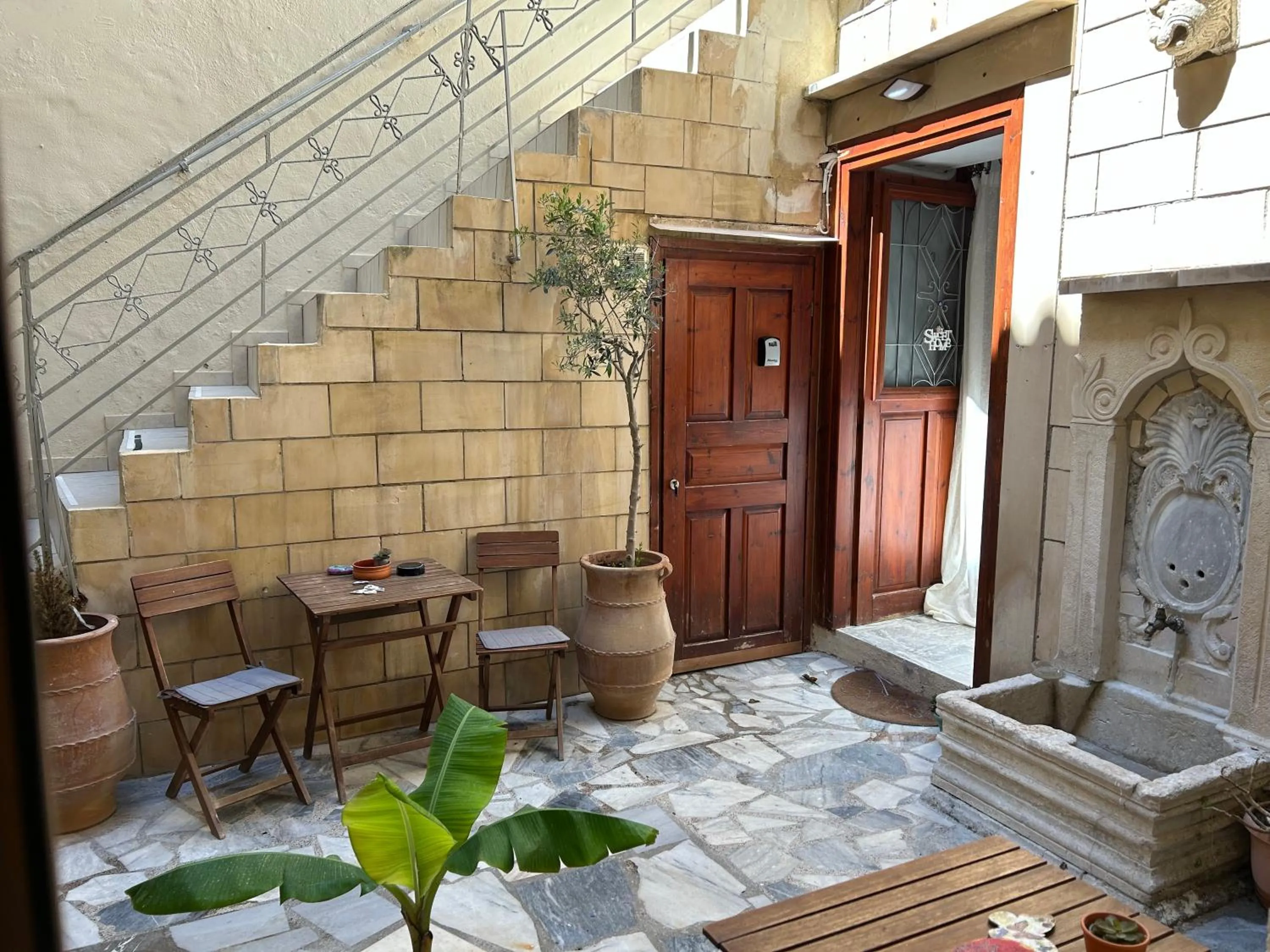 Patio in Barbara Studios