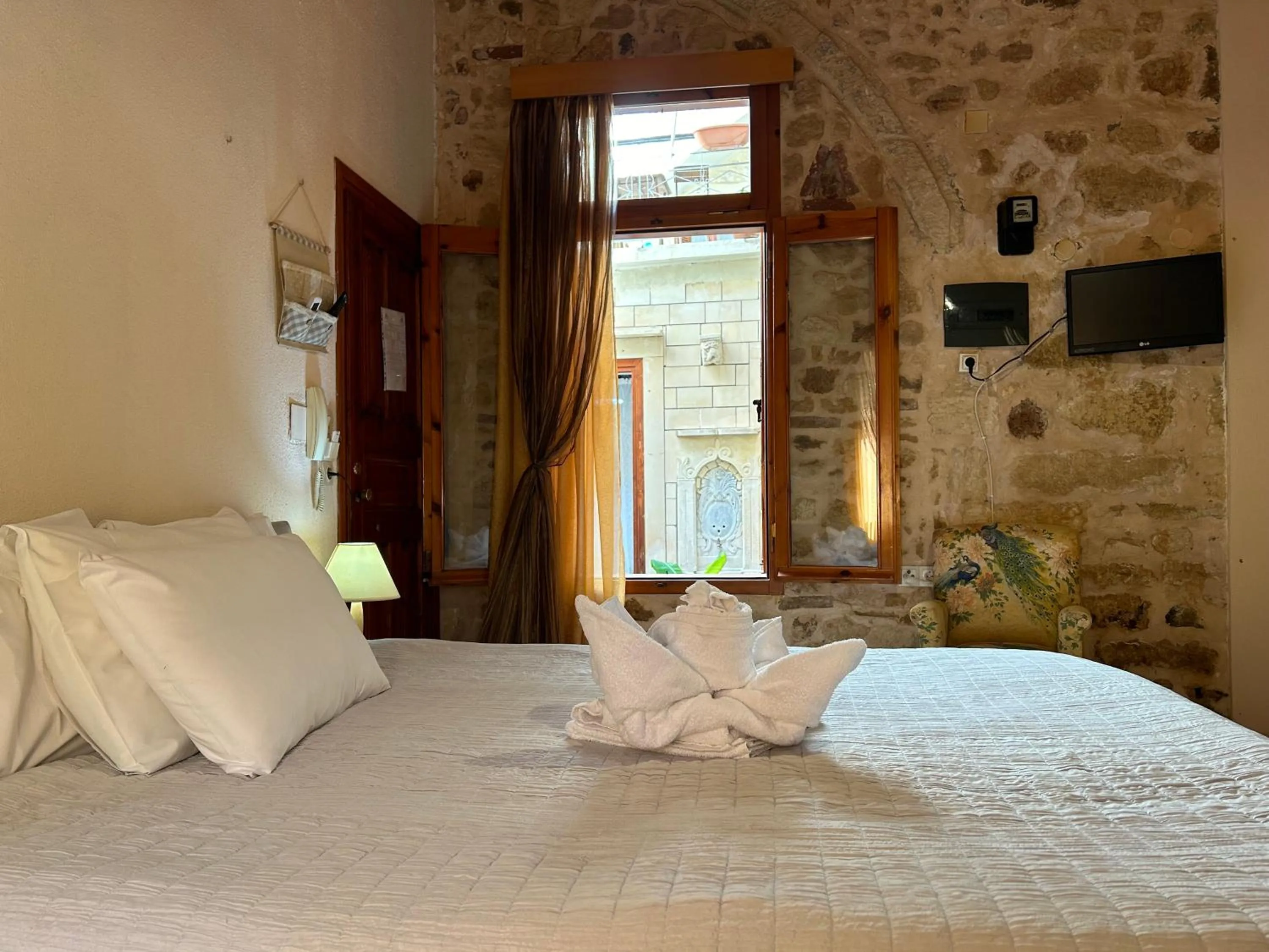 Bed in Barbara Studios