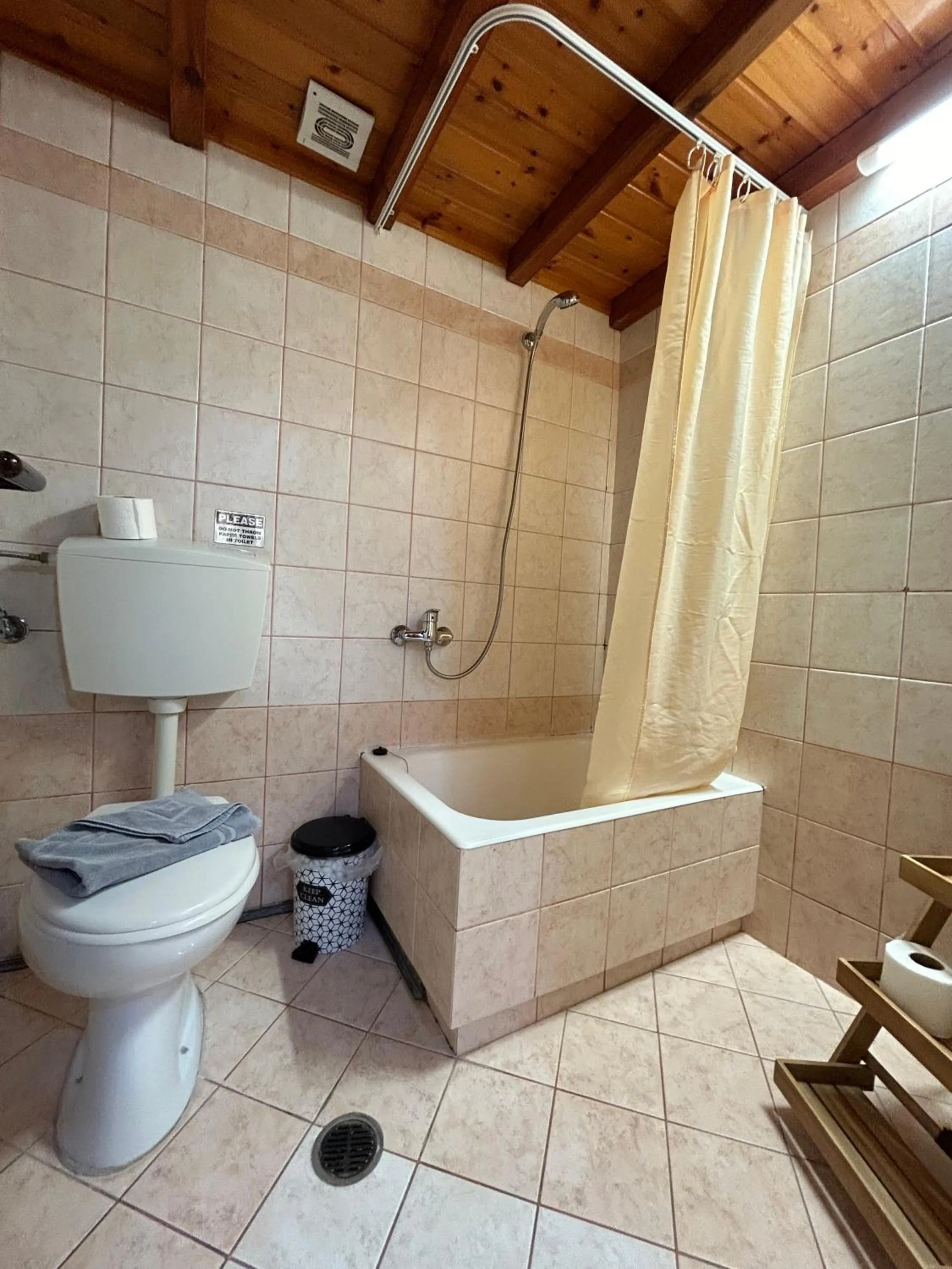 Shower in Barbara Studios