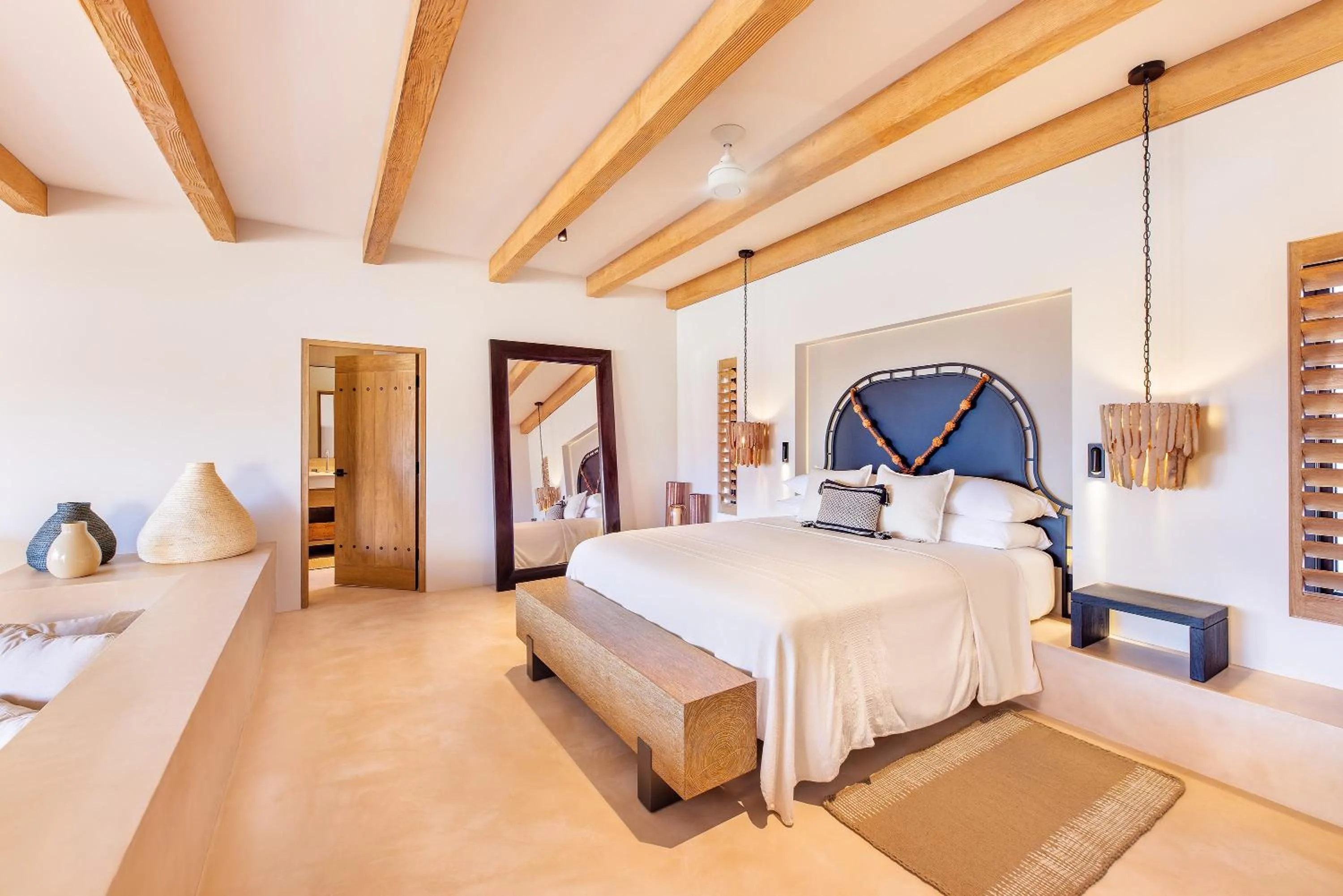 Bed in Kimpton Mas Olas Resort and Spa