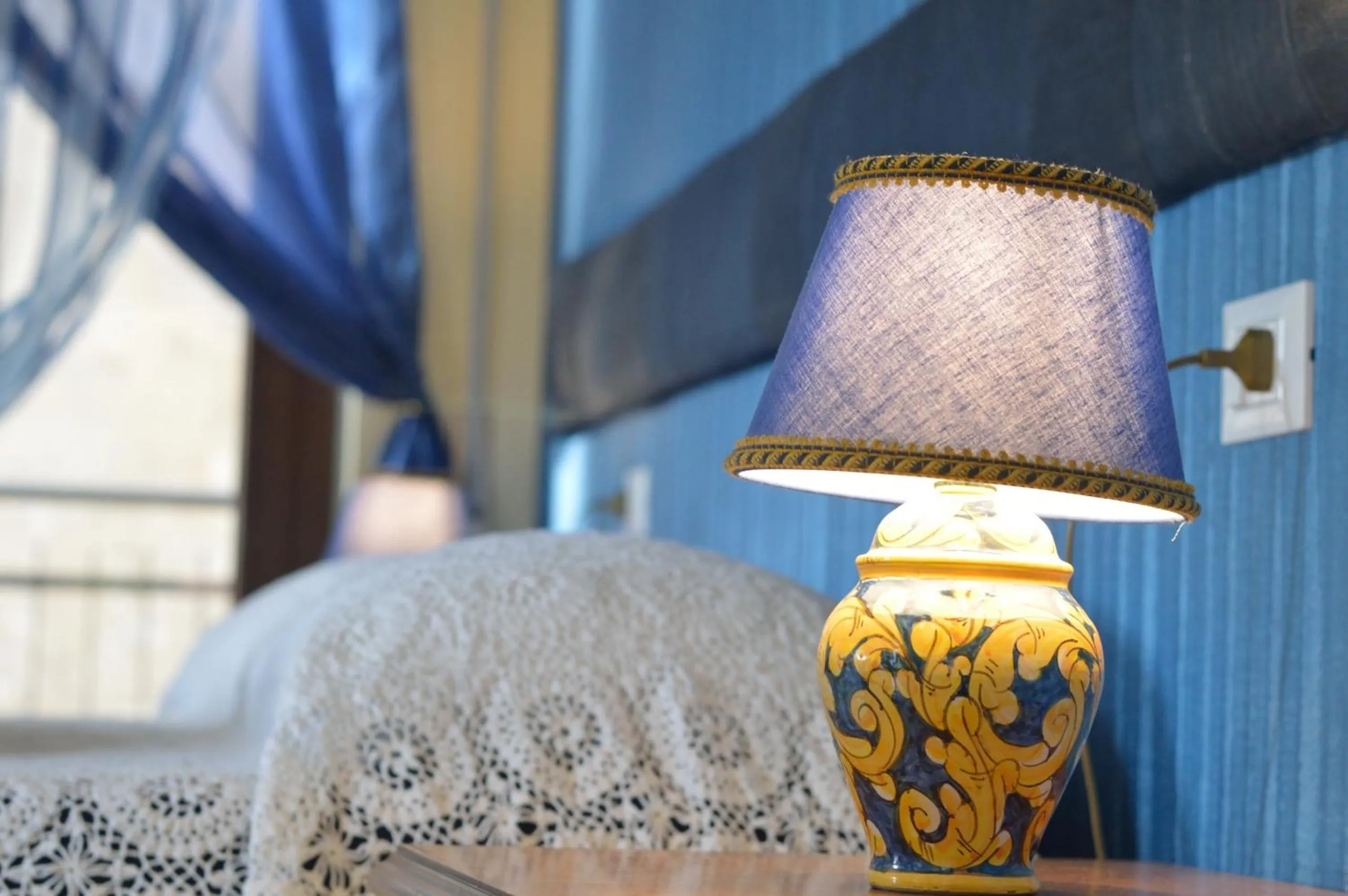 Decorative detail, Bed in Centro Sicilia Rooms & Suites