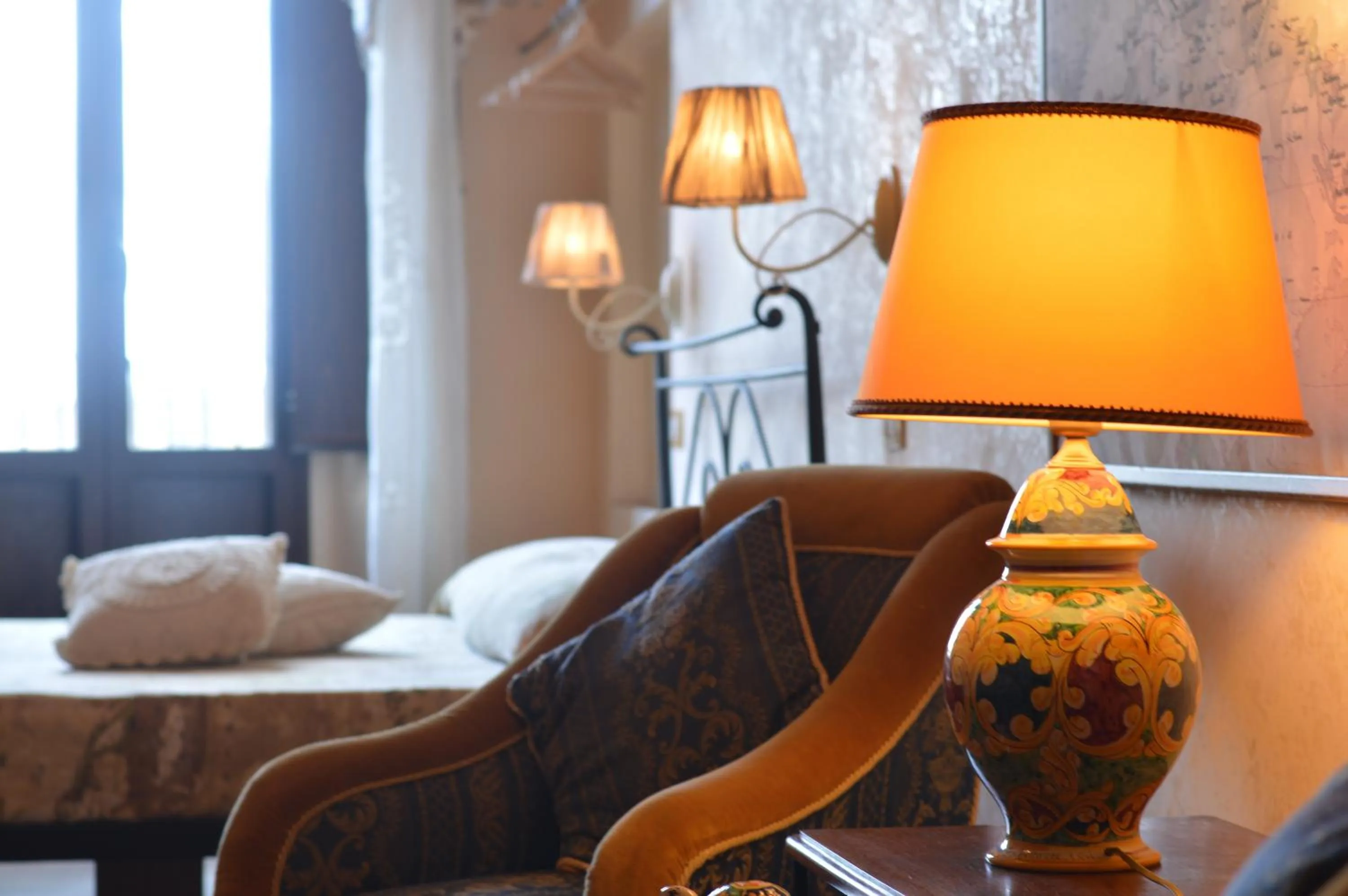 Decorative detail, Bed in Centro Sicilia Rooms & Suites